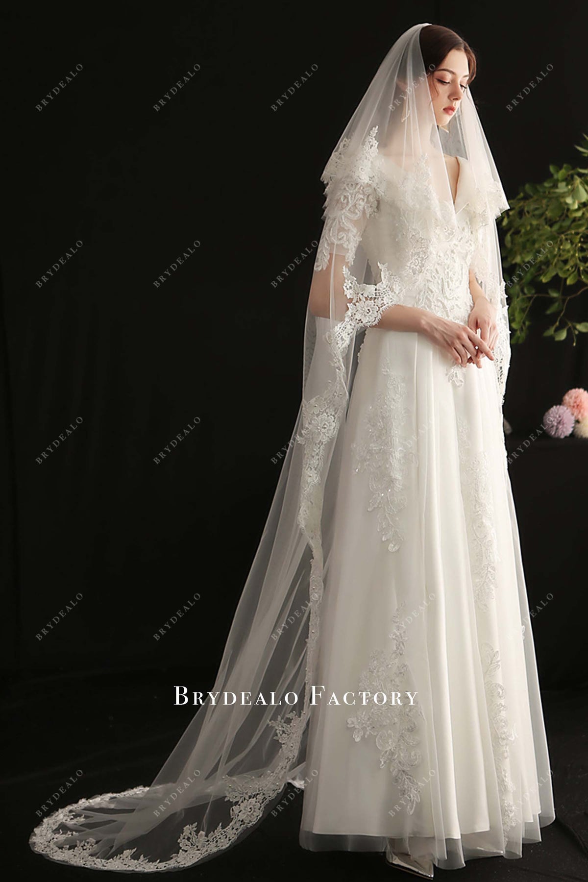 Chapel Length Delicate Veil Signature Chapel Length Veil – Monique Lhuillier main image 2