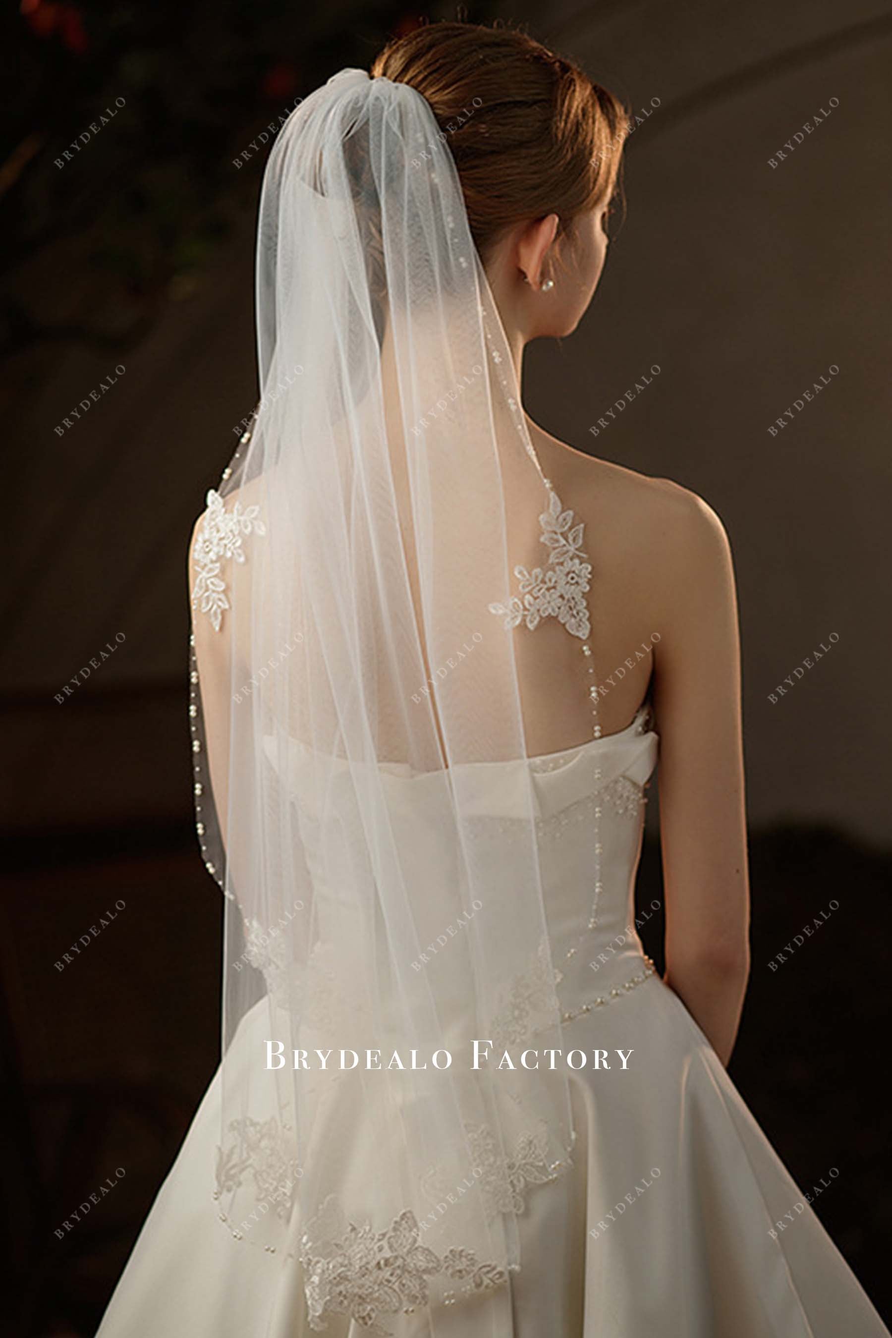 fingertip length bridal veil
