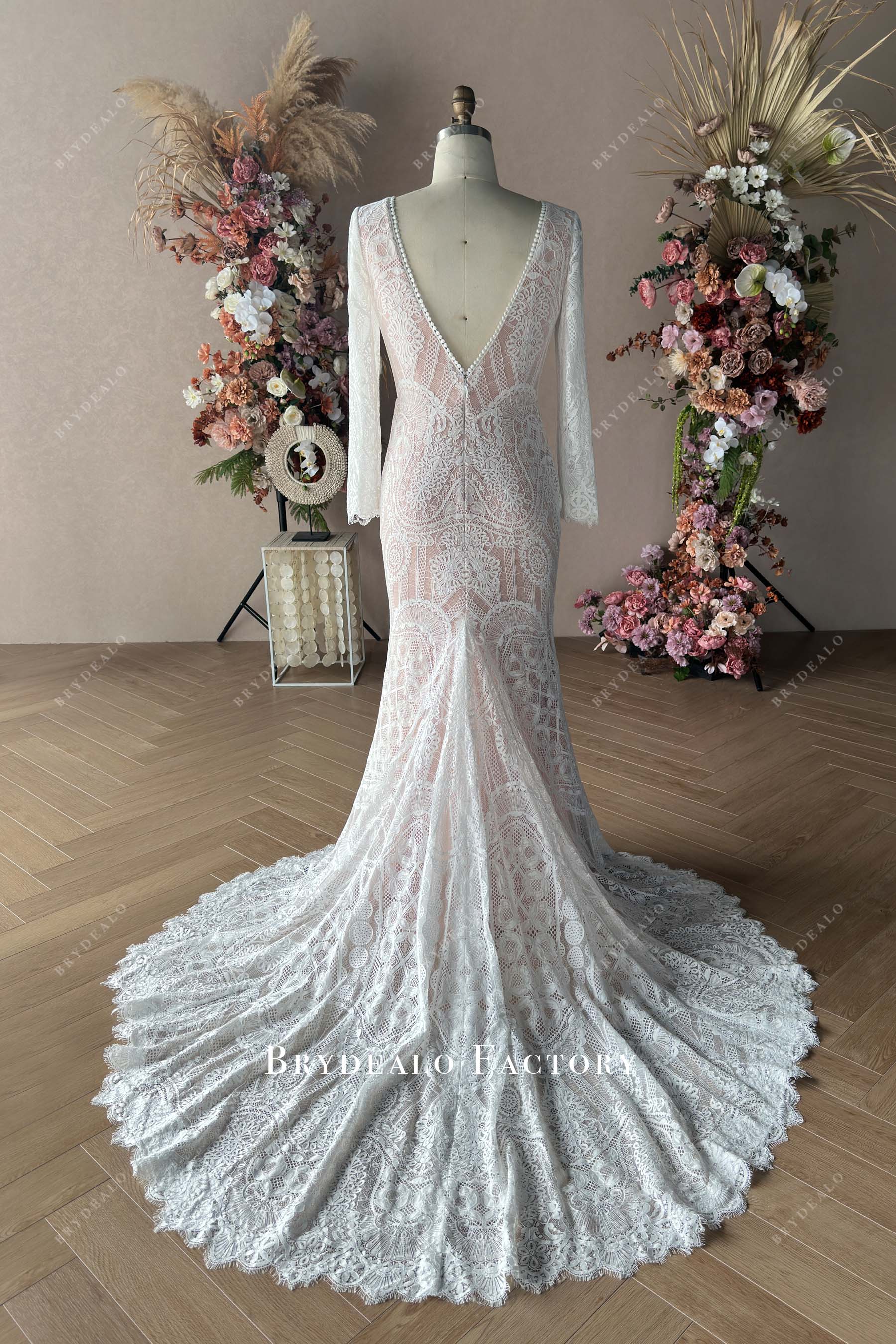 V-back mermaid wedding dress