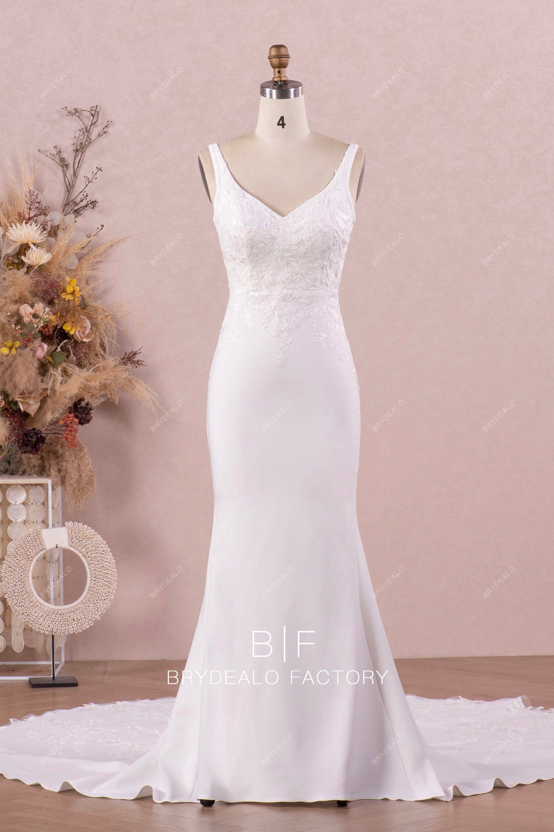 V-neck Lace Bolero Crepe Crop Top Mermaid Private Label Wedding Dress V-neck Lace Bolero Crepe Crop Top Mermaid Private Label Wedding Dress