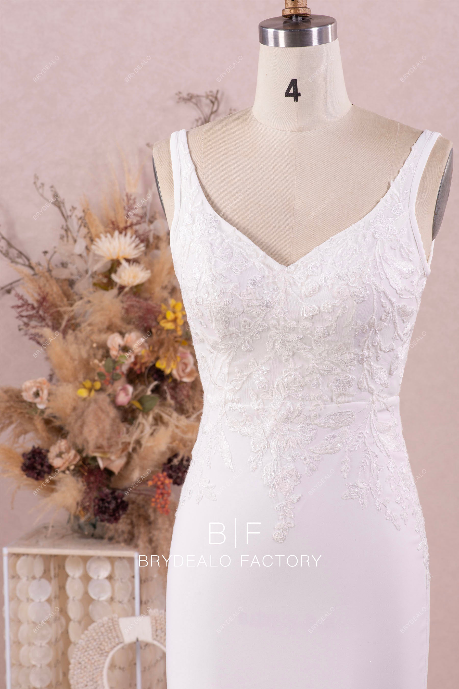 V-neck sleeveless wedding dress