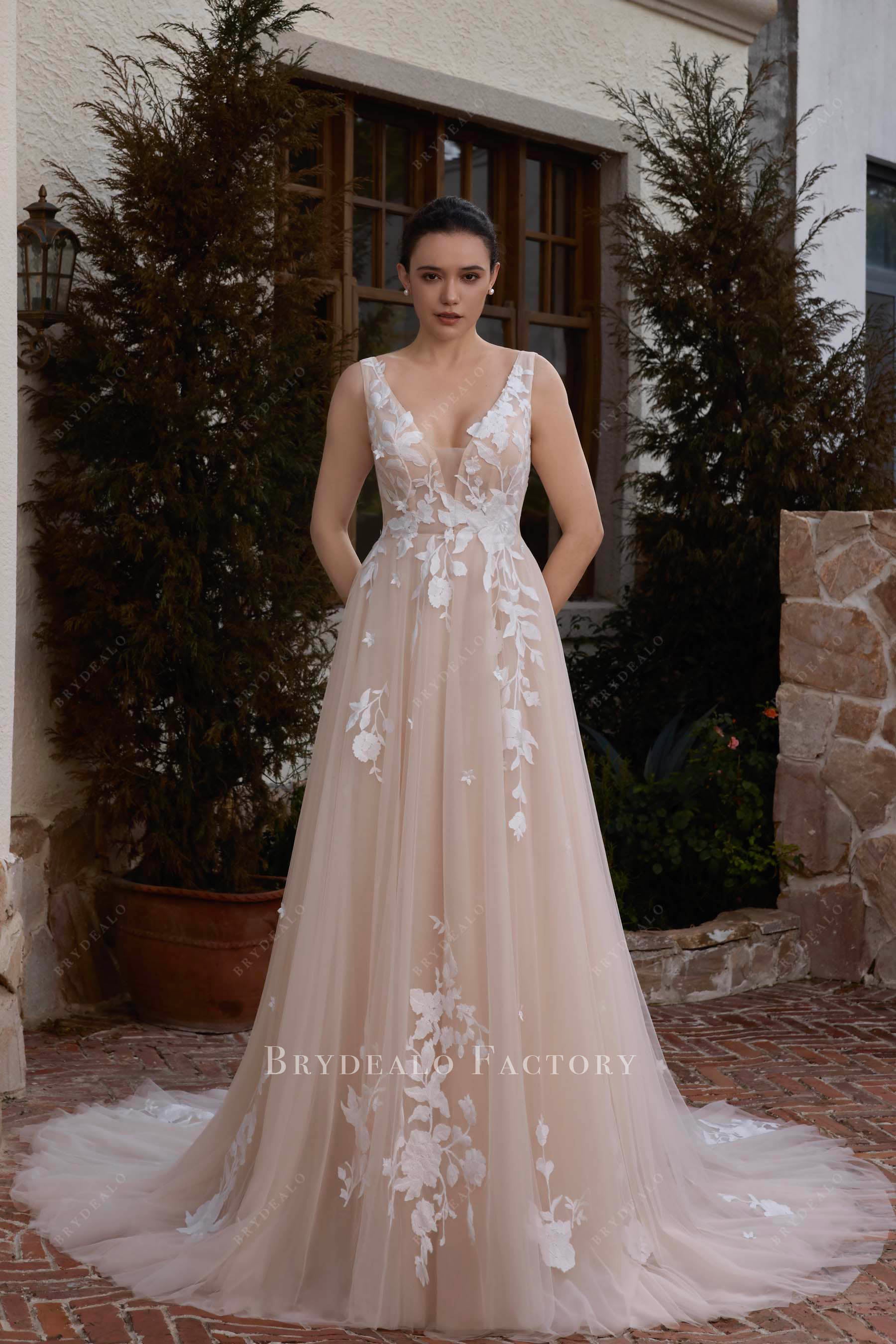 Nude Clean Lace Tulle V-back Aline Wedding Dress Nude Beige Nude Clean Lace Tulle V-back Aline Wedding Dress Nude Beige