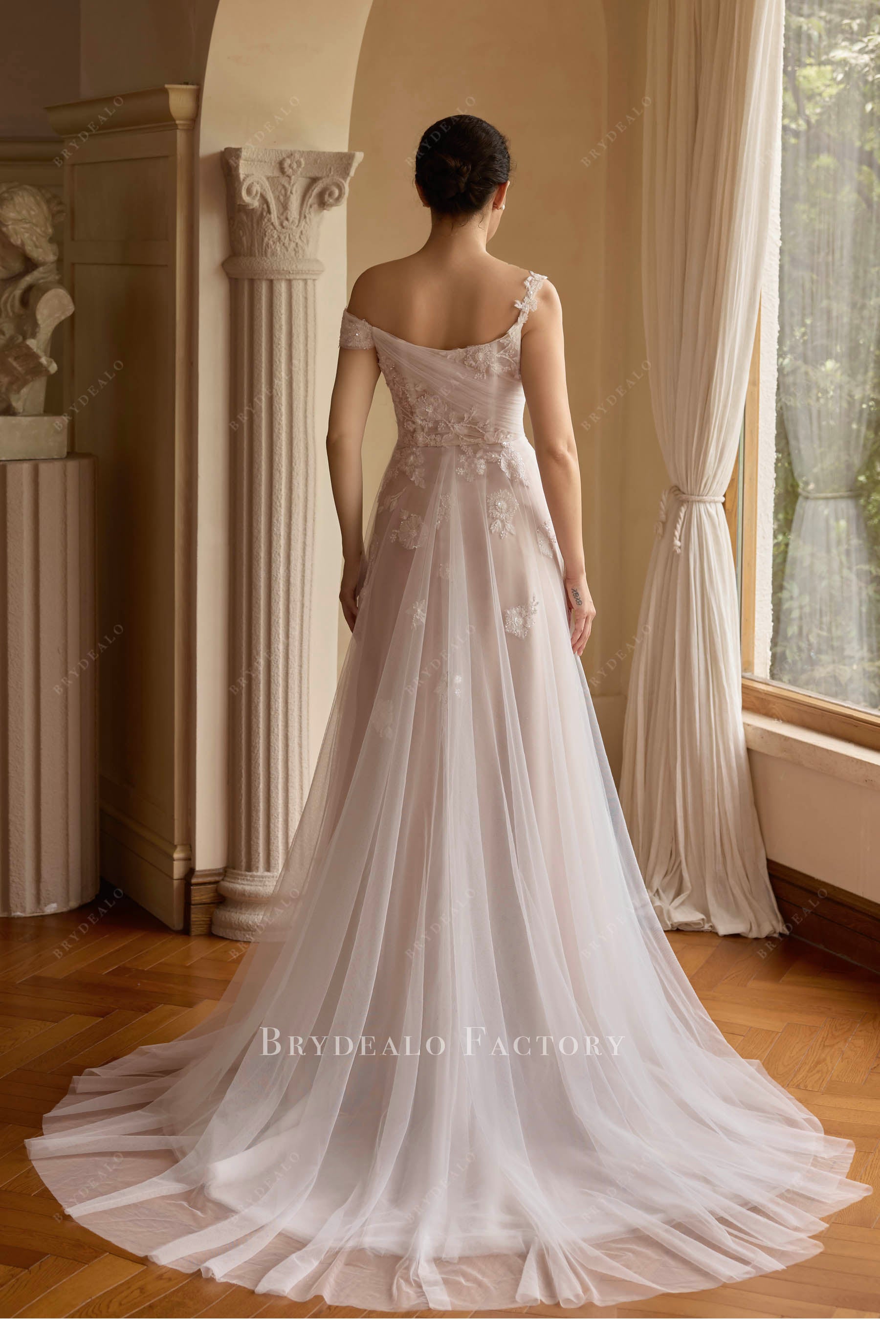 court train lace wedding dress