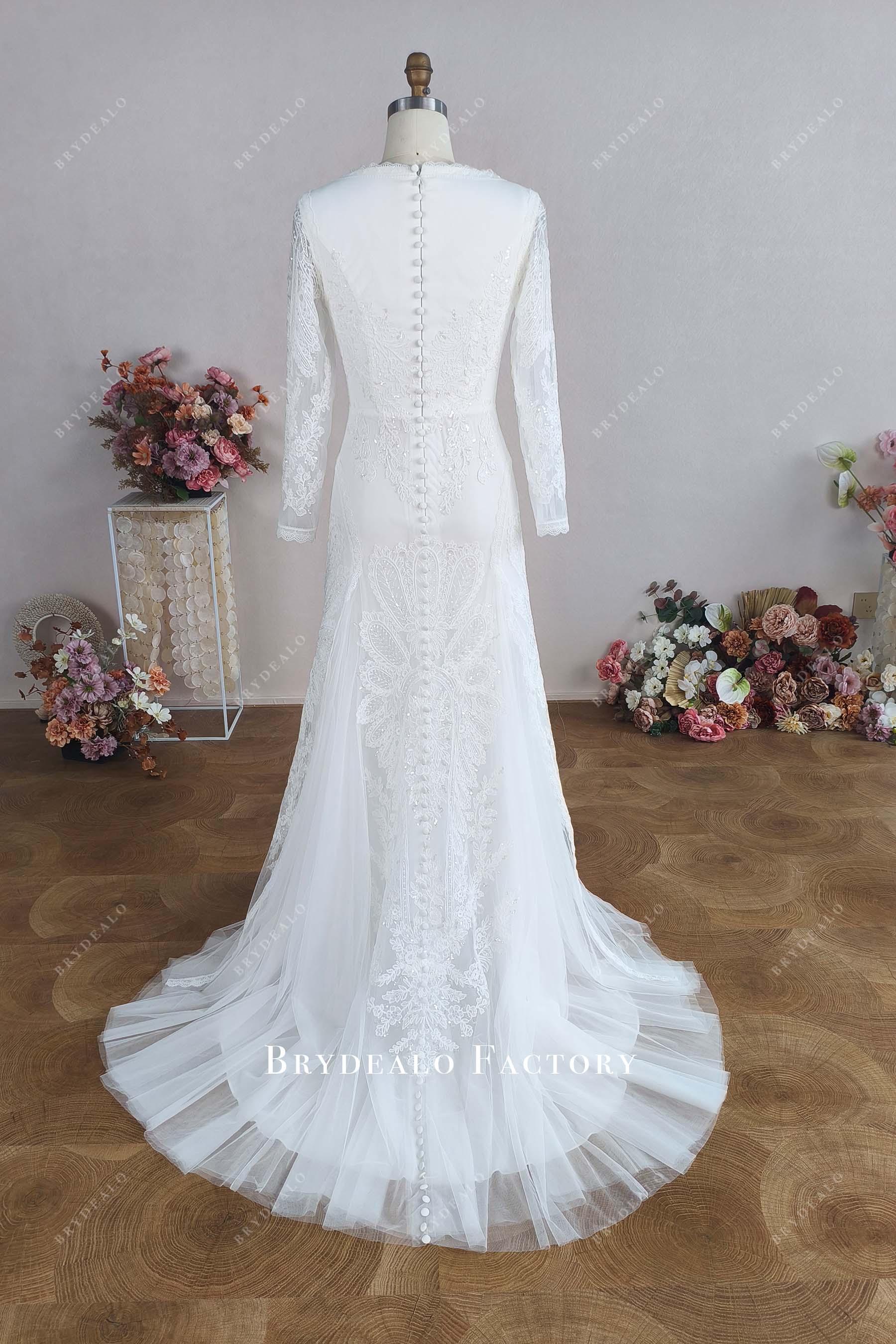 court train lace wedding dress