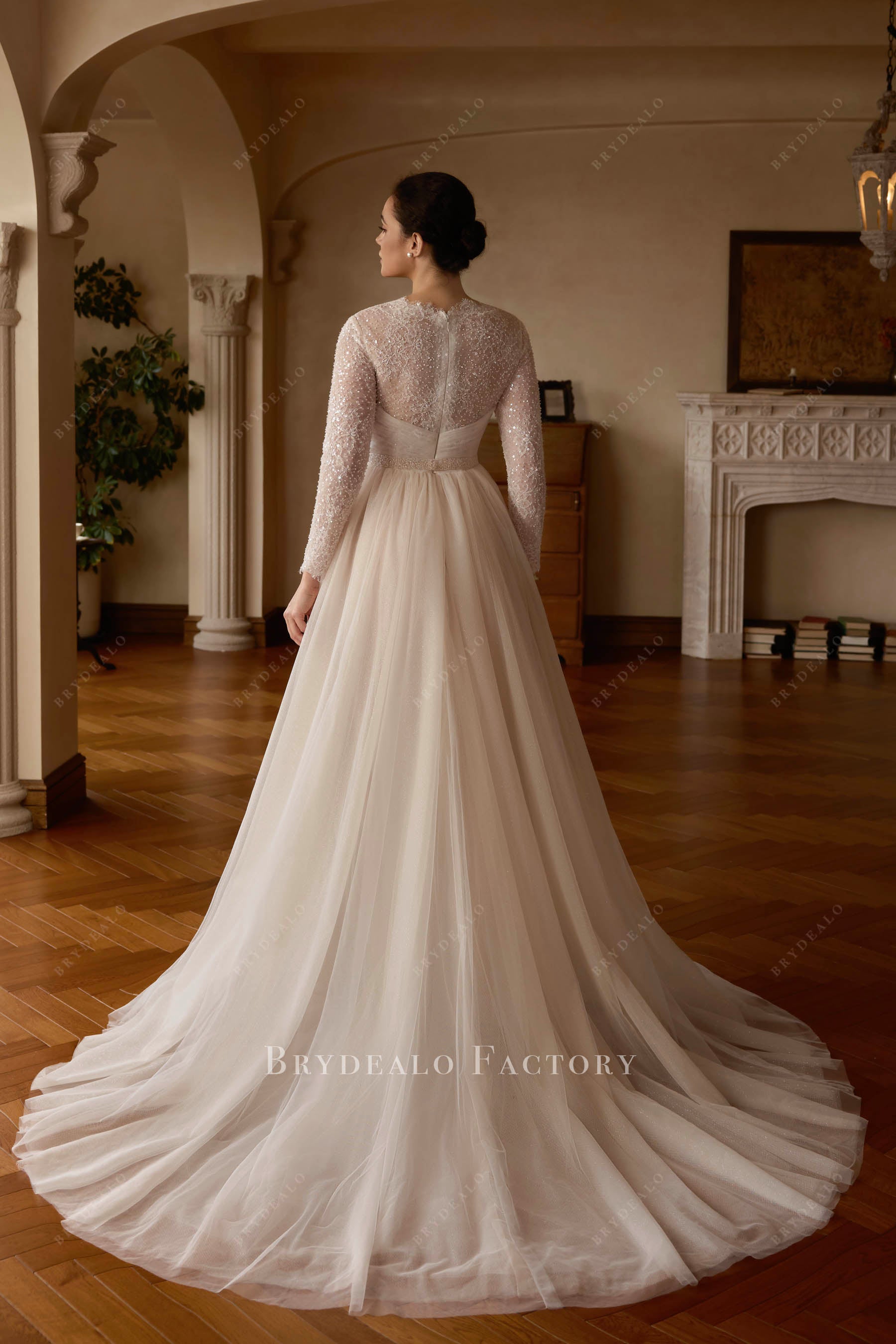 court train tulle wedding dress