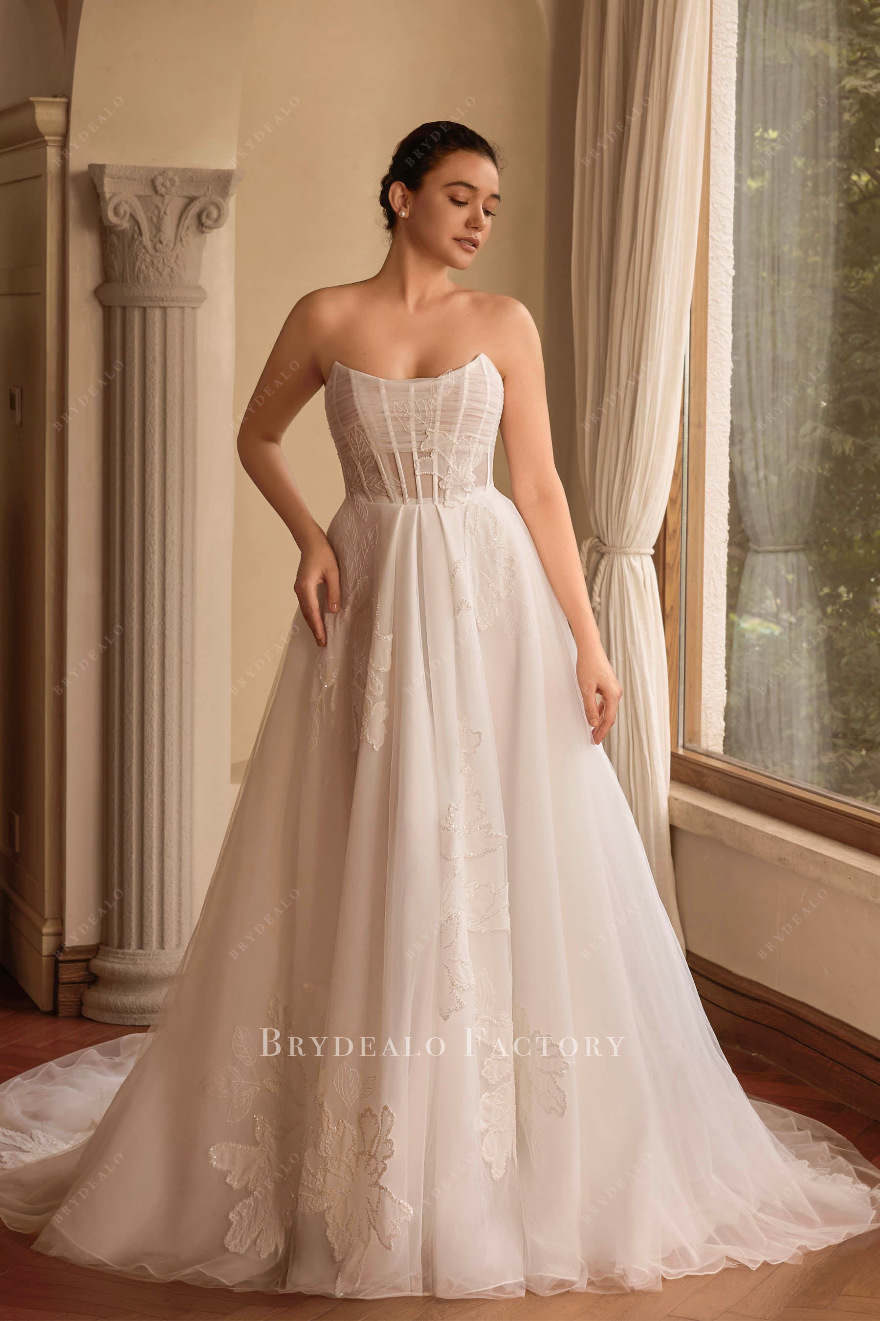 curve neck A-line wedding dress