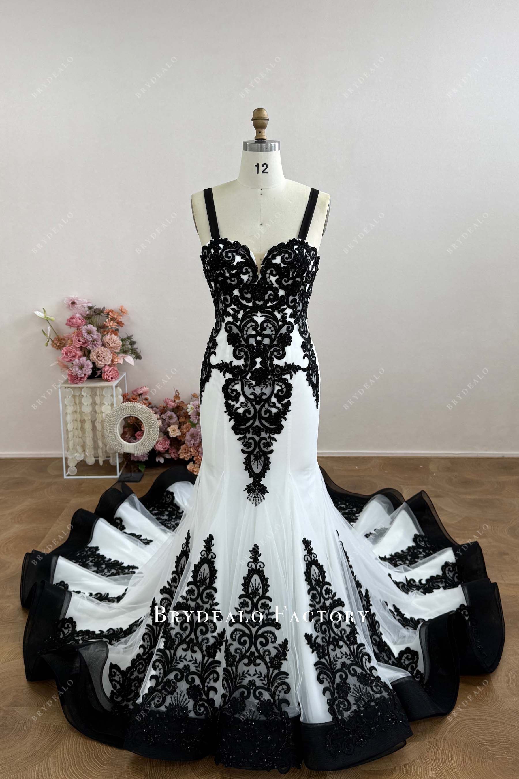 custom black white sleeveless wedding dress