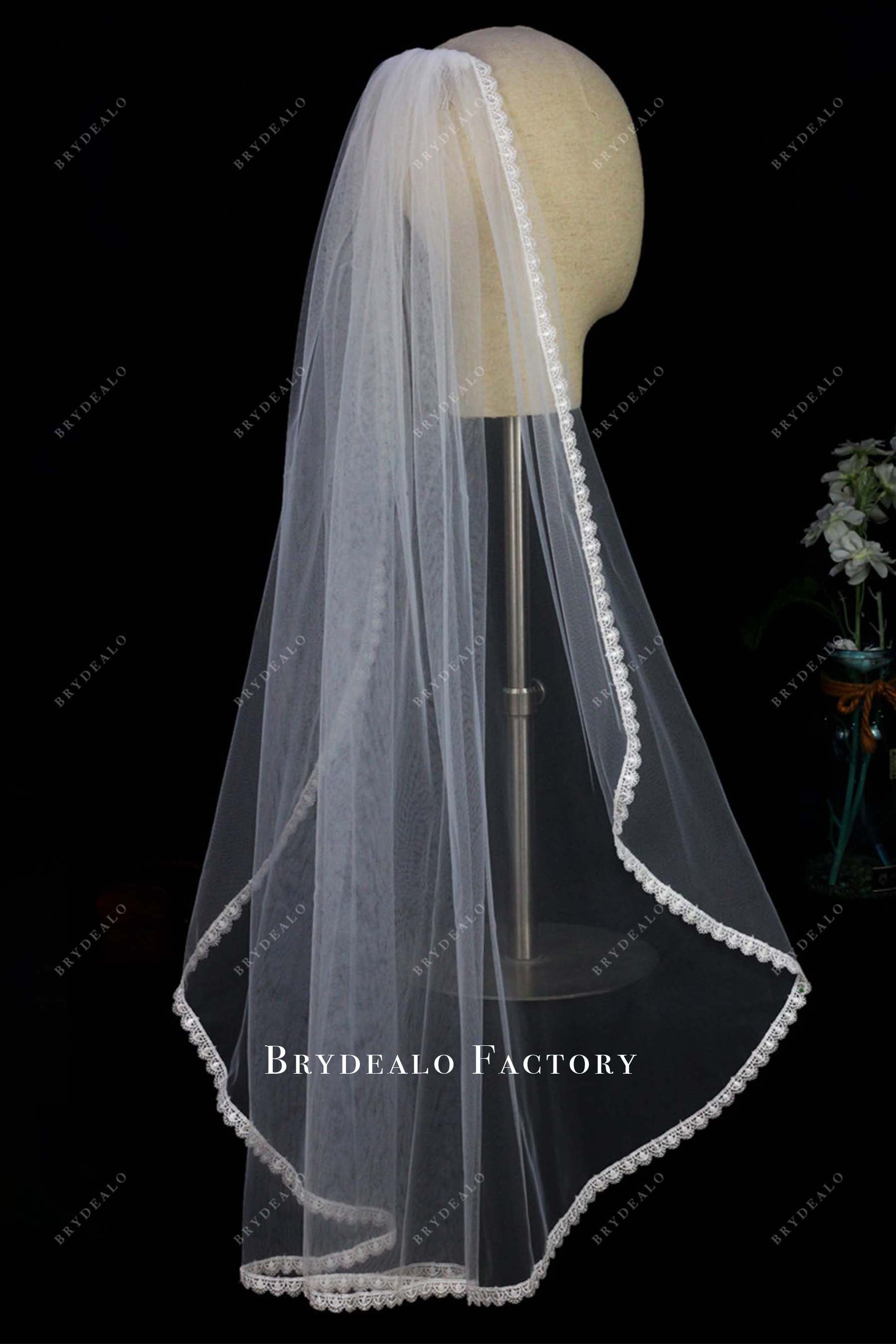 delicate lace edge weding veil