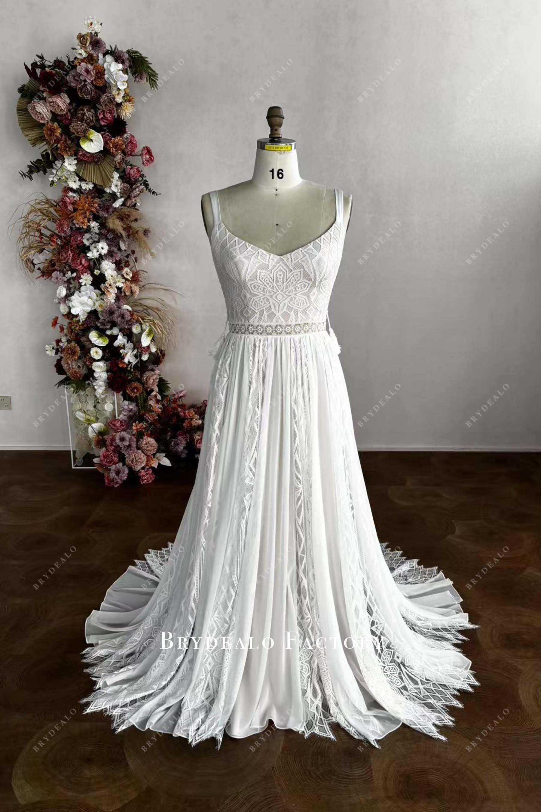 designer lace sleeveless wedding dress