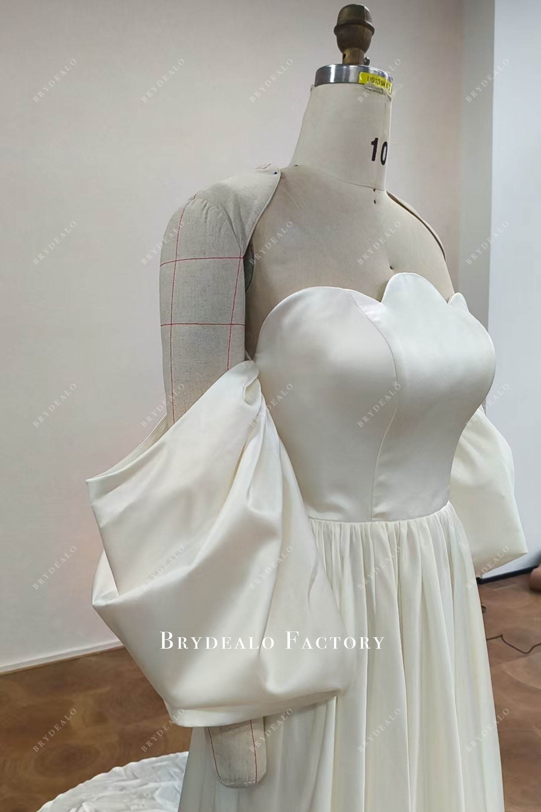 detachable long sleeves wedding dress