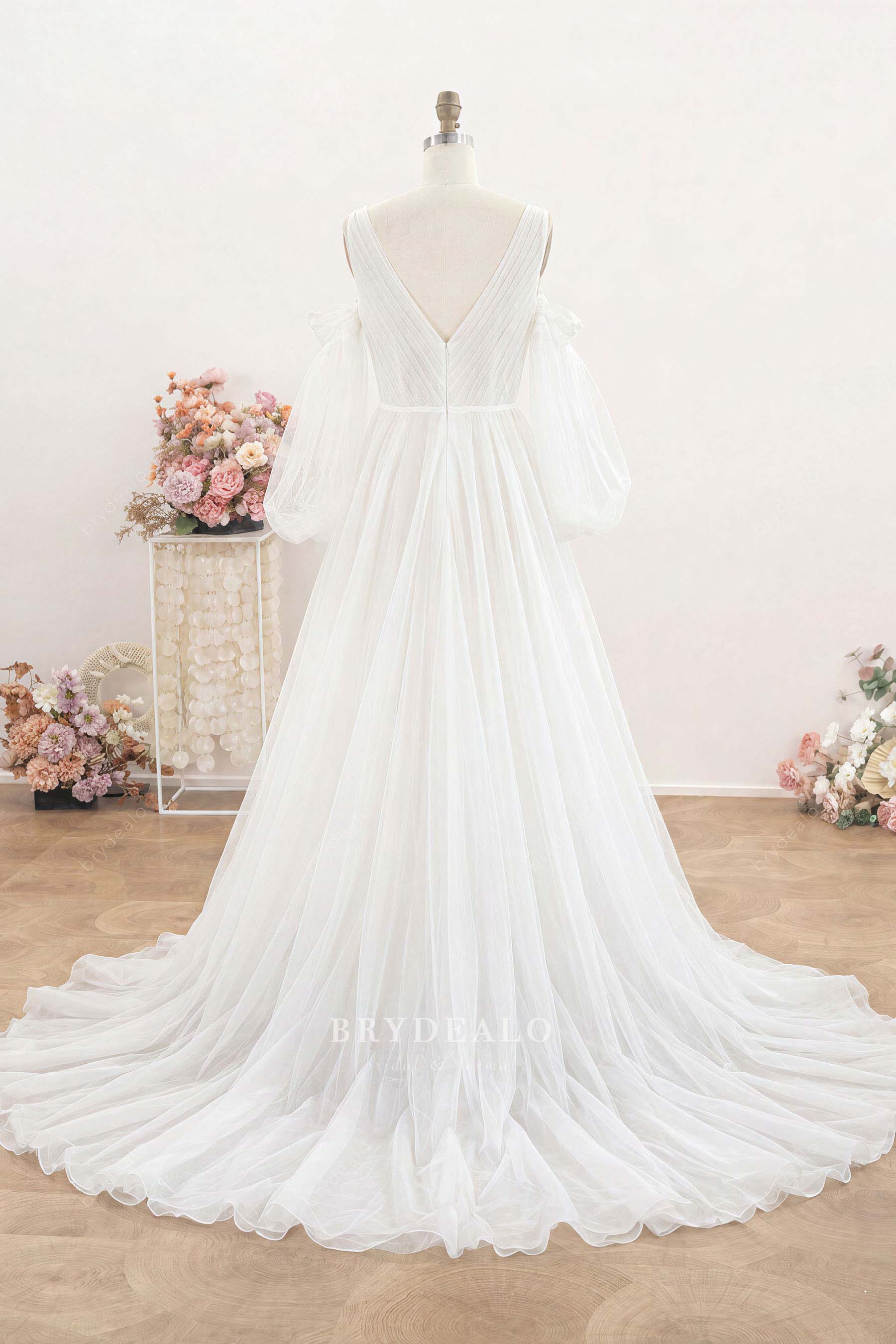 detachable sleeve tulle wedding dress