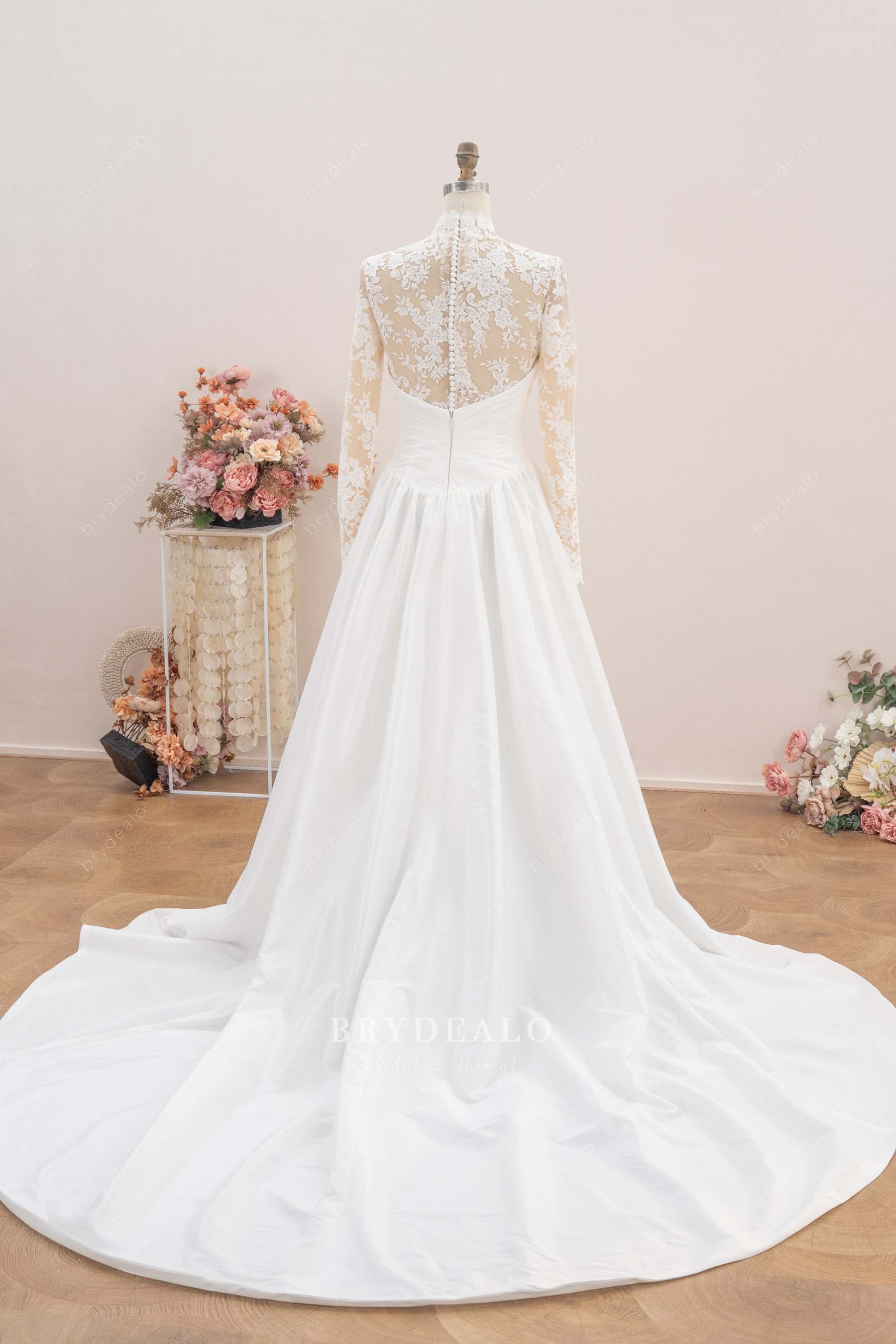 elegant long sleeve lace wedding dress