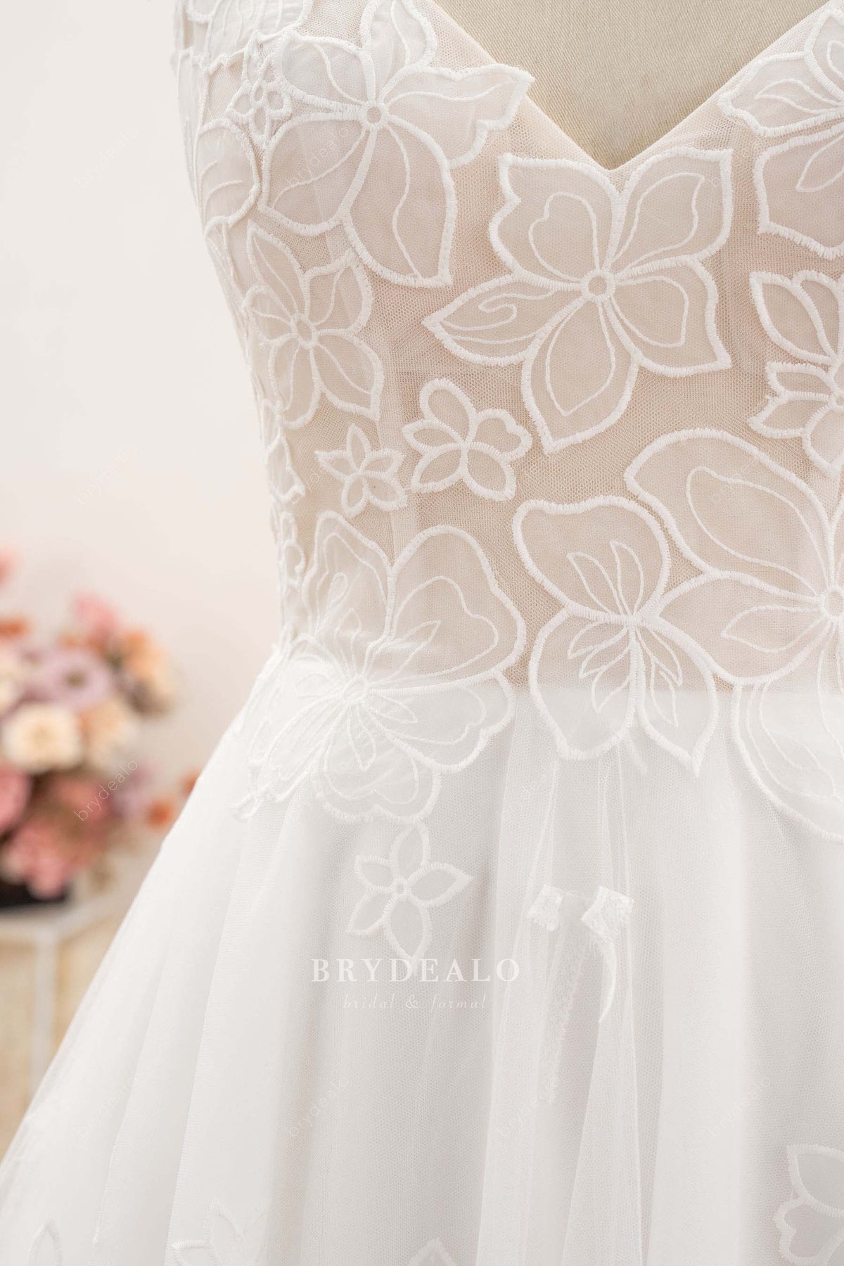 fine flower lace wedding dress