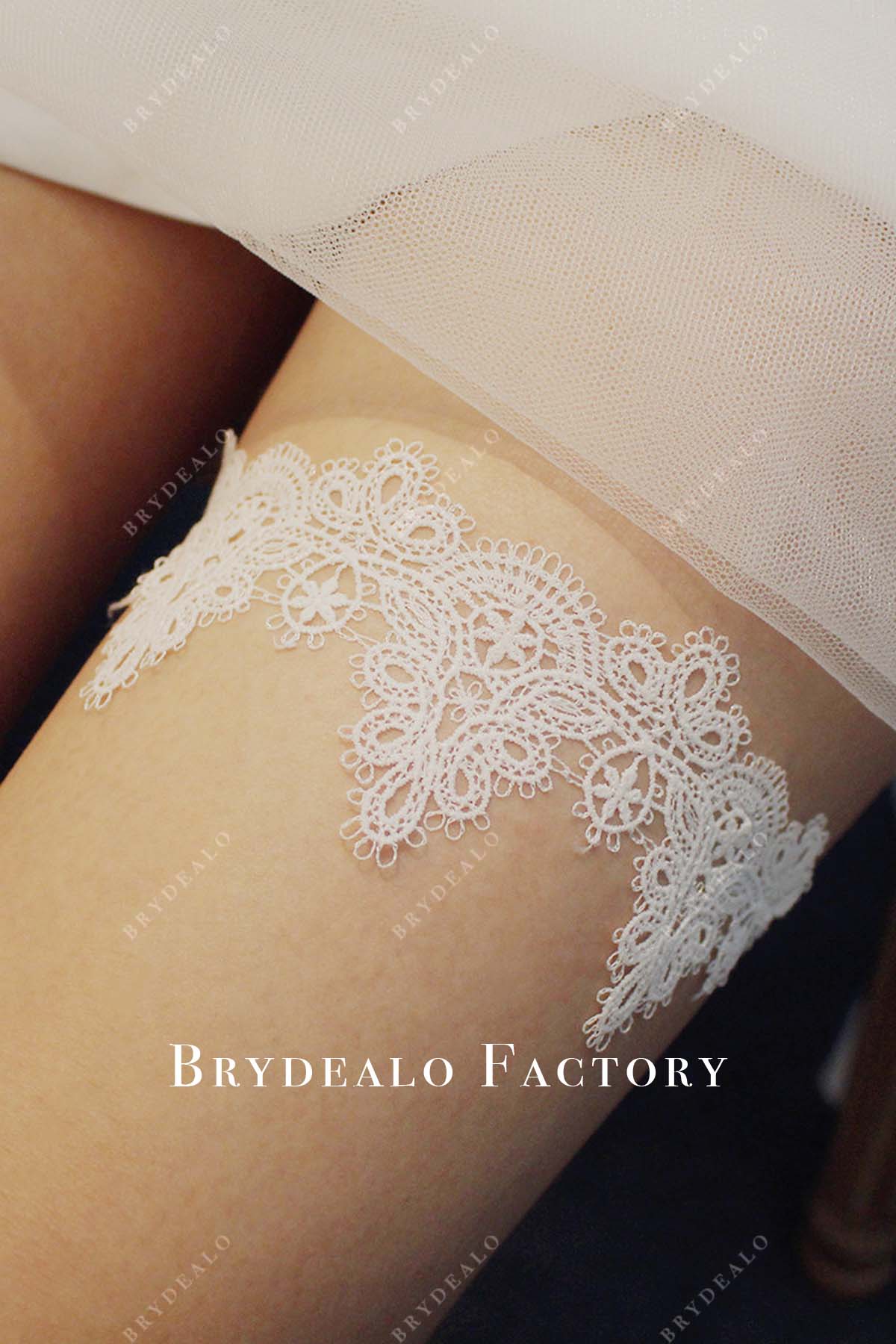 Baroque Lace Slip-On Wedding Garter Baroque Lace Slip-On Wedding Garter