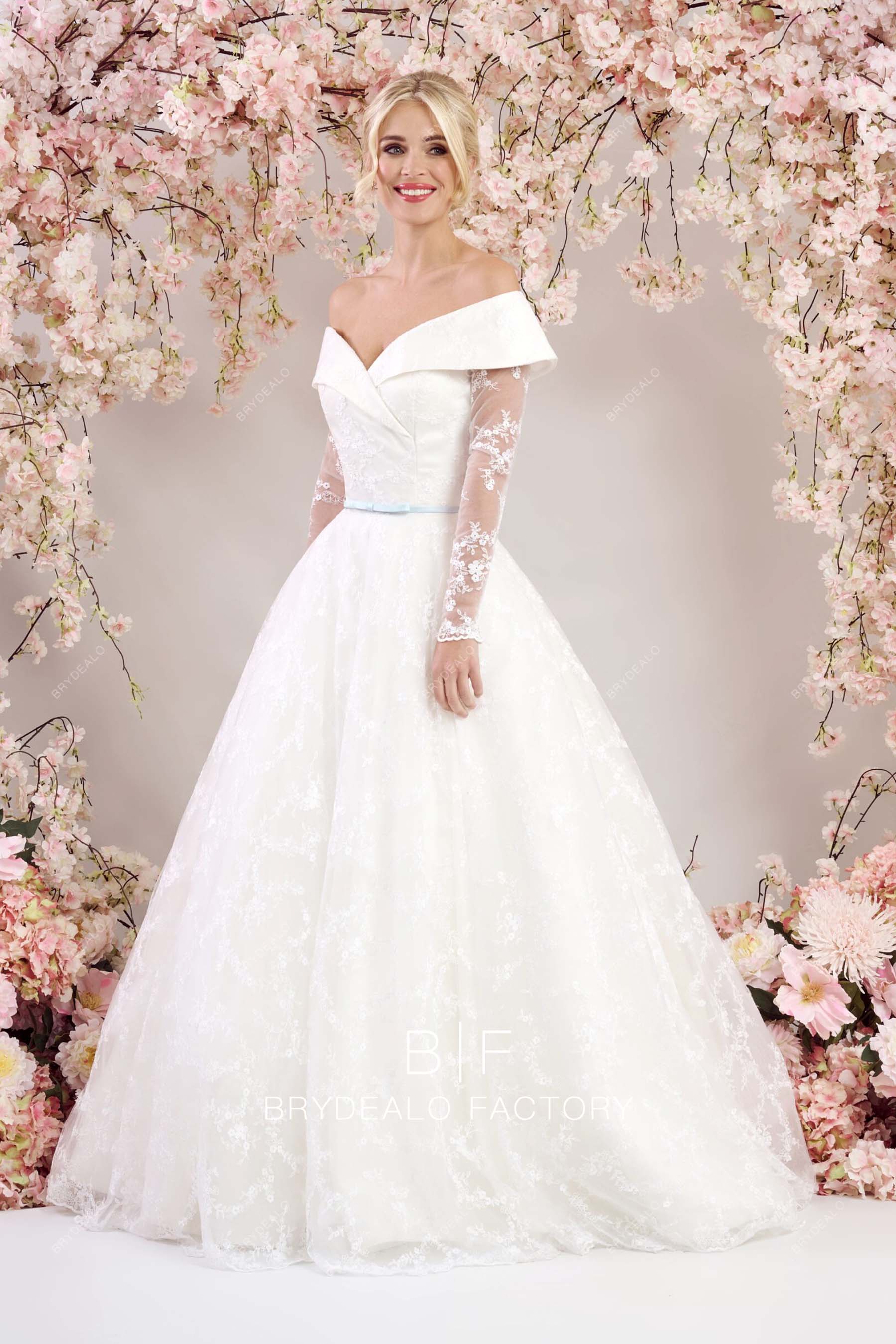 floor length lace elegant wedding gown
