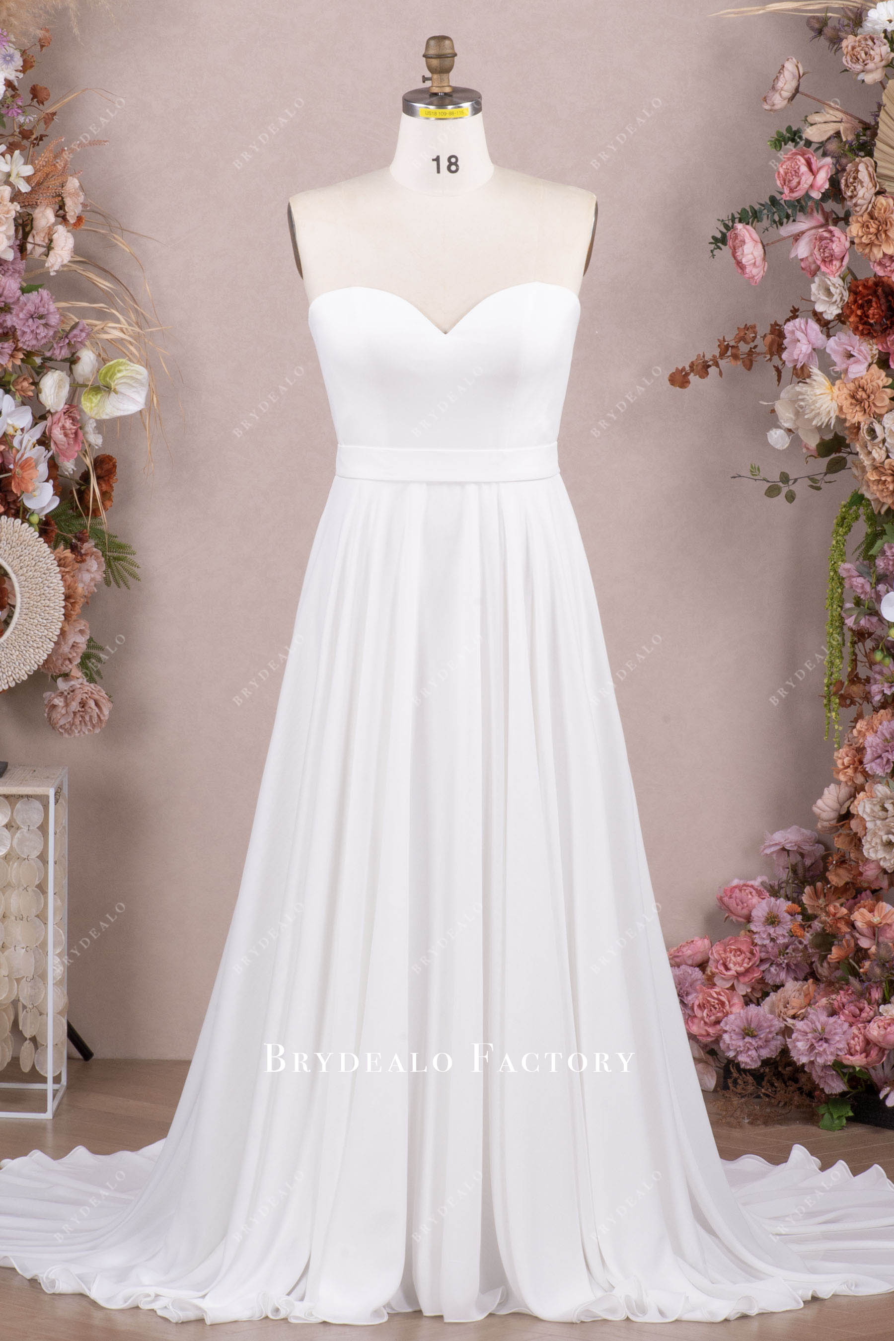 Simple Sweetheart Neck Flowing Buttoned Chiffon Wedding Dress Champagne Simple Sweetheart Neck Flowing Buttoned Chiffon Wedding Dress Champagne