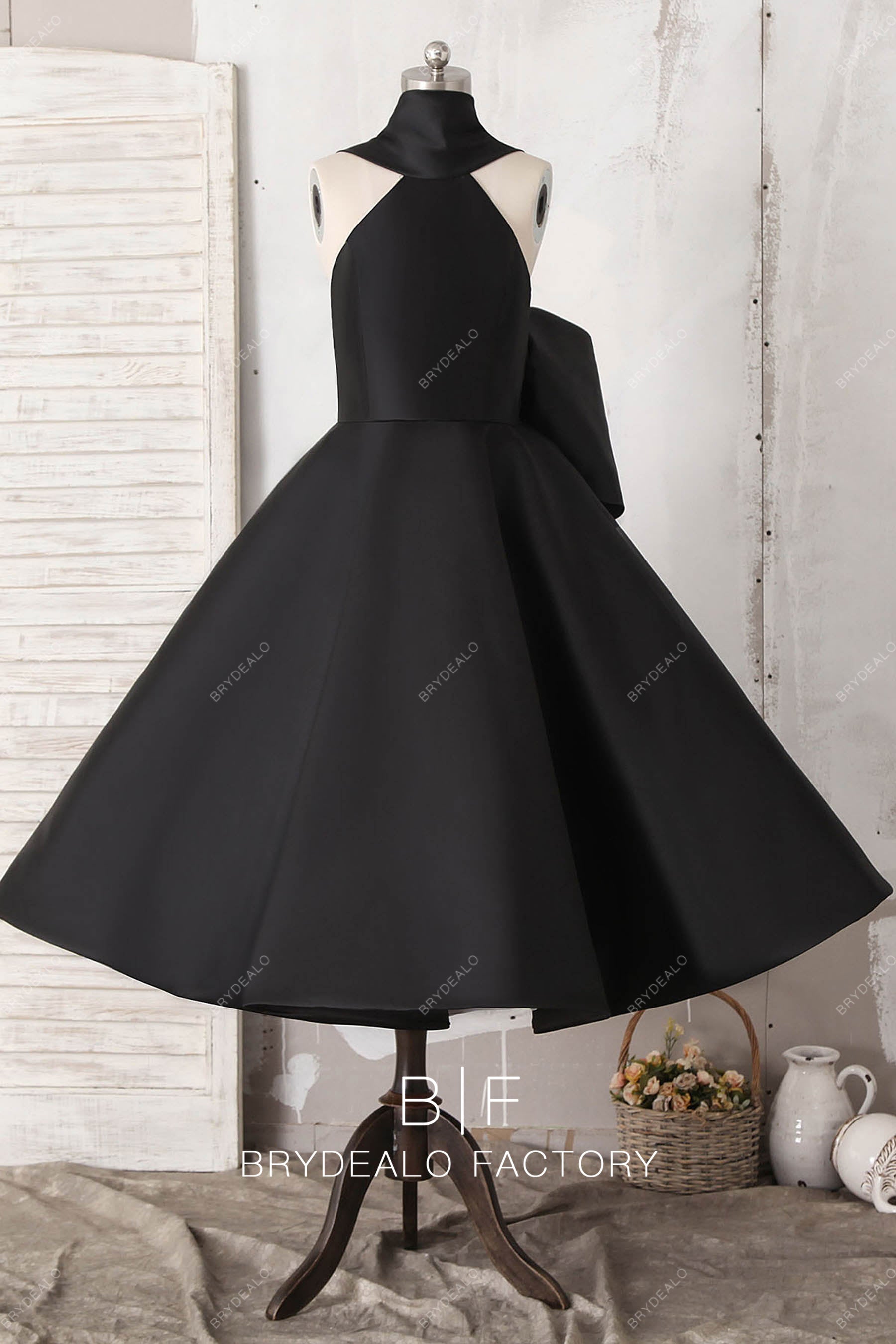 Stylish Black Large Bowknot Tea-Length Bridesmaid Dress