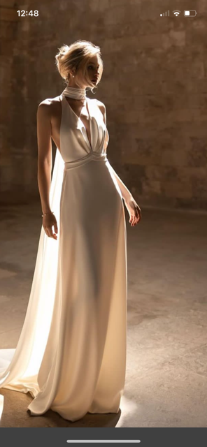 Private Label Custom Plunging Neck Long Wedding Dress