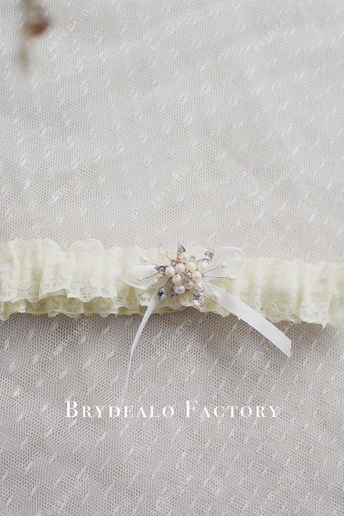 ivory ruffled lace bridal garter