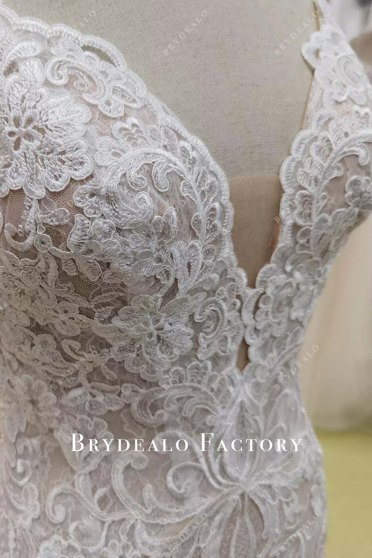 lace sleeveless wedding dress