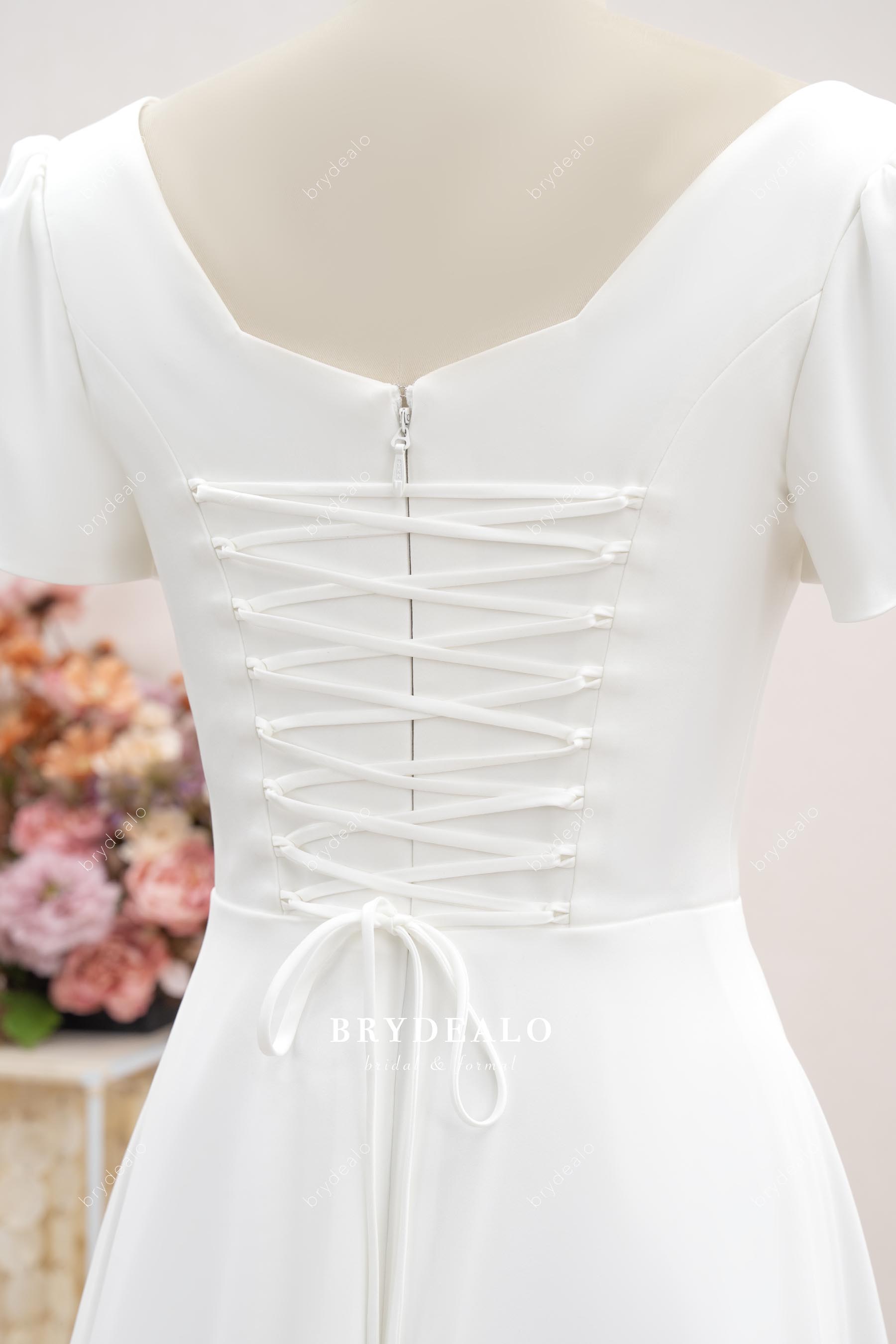 lace-up zipper back wedding dress