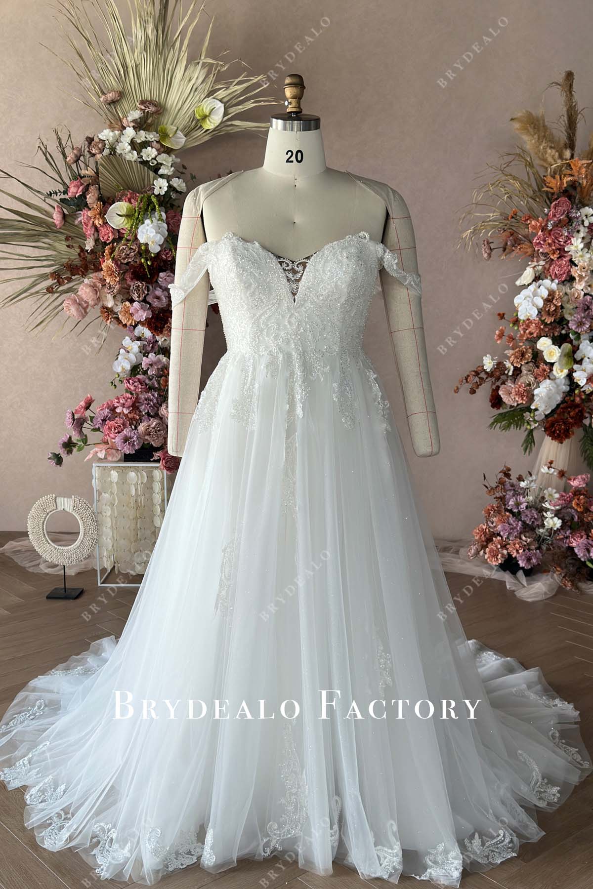 Private Label Plus Size Beaded Lace Tulle Wedding Dress
