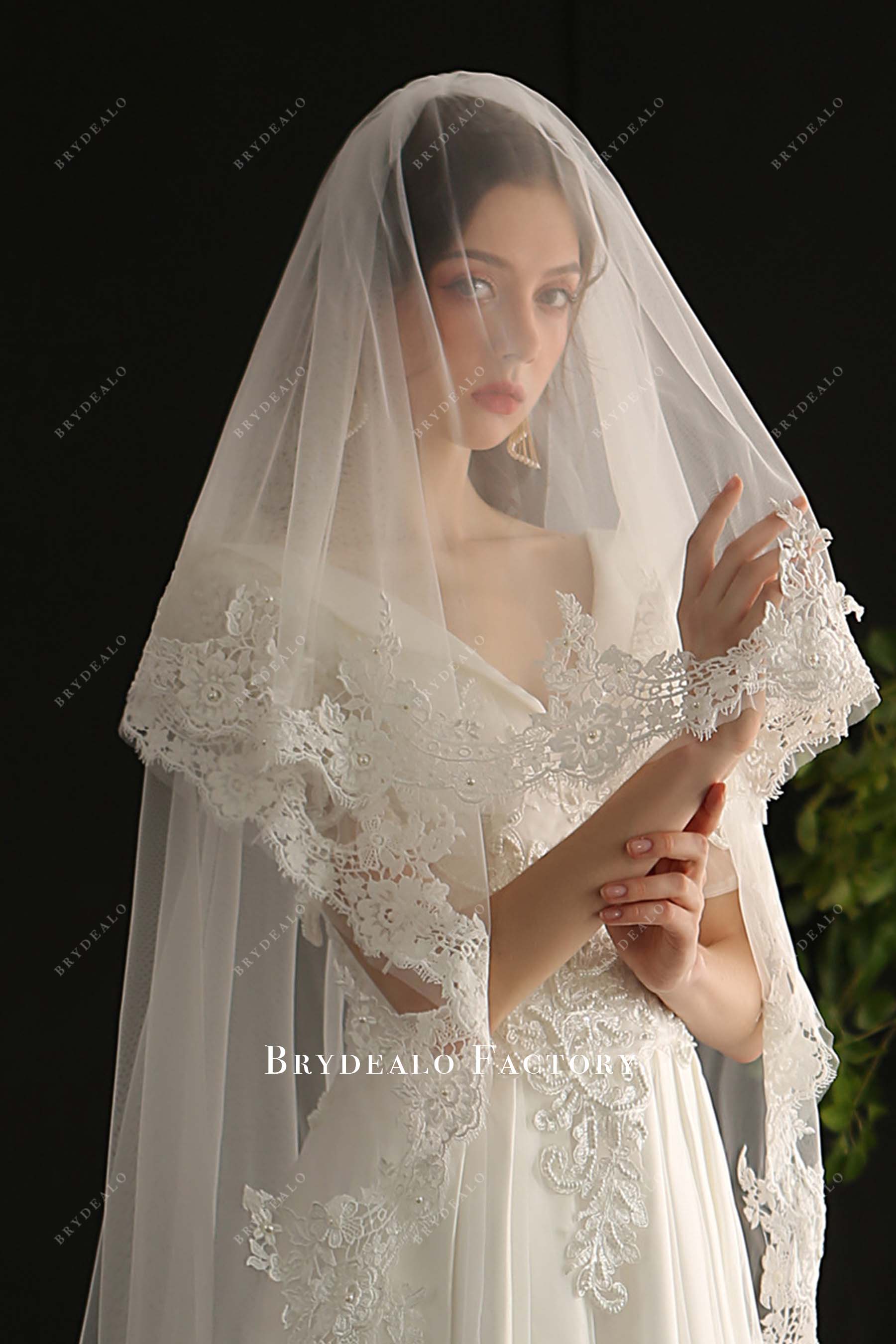light ivory tulle wedding veil