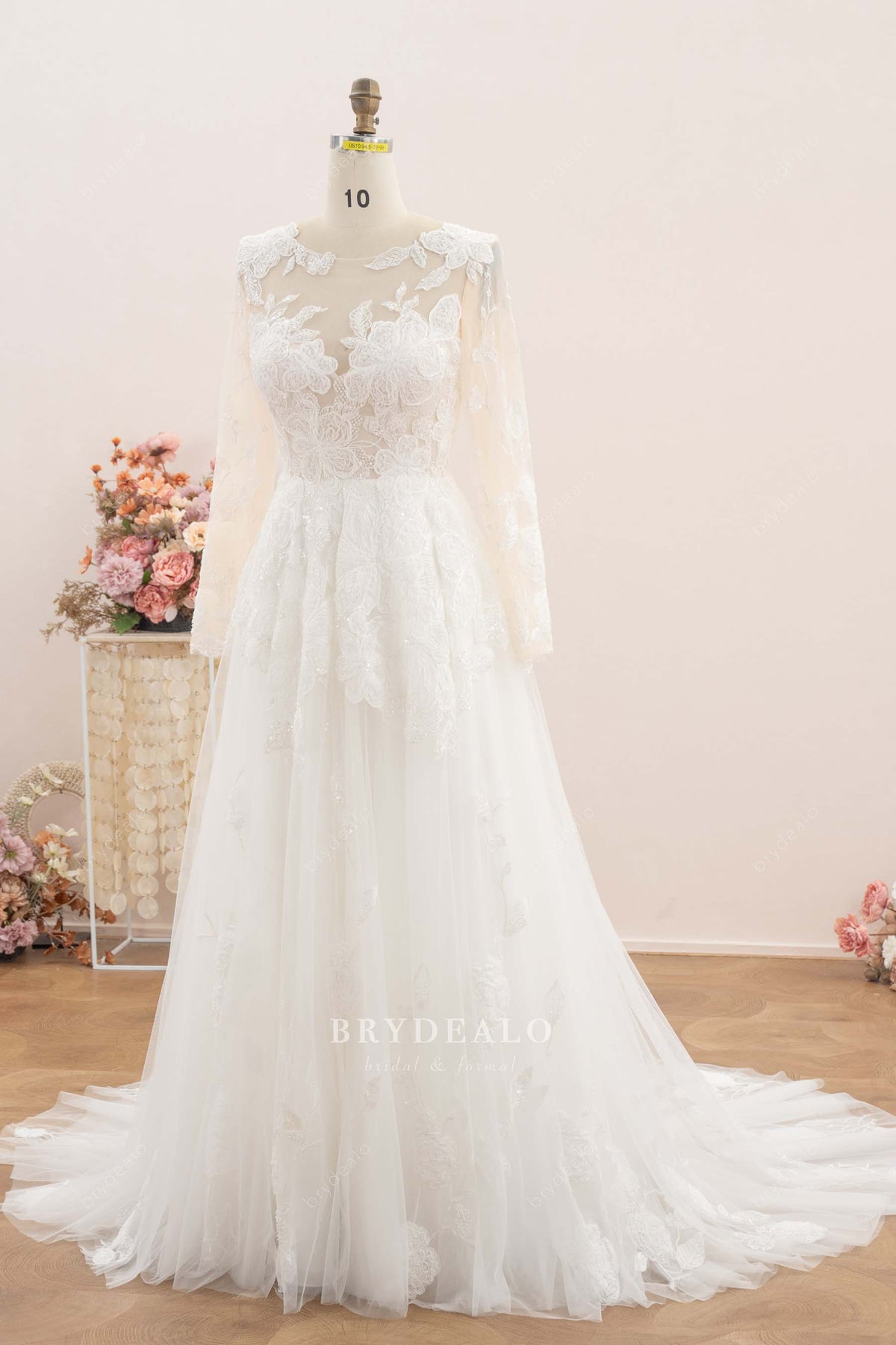 long lace sleeve wedding dress
