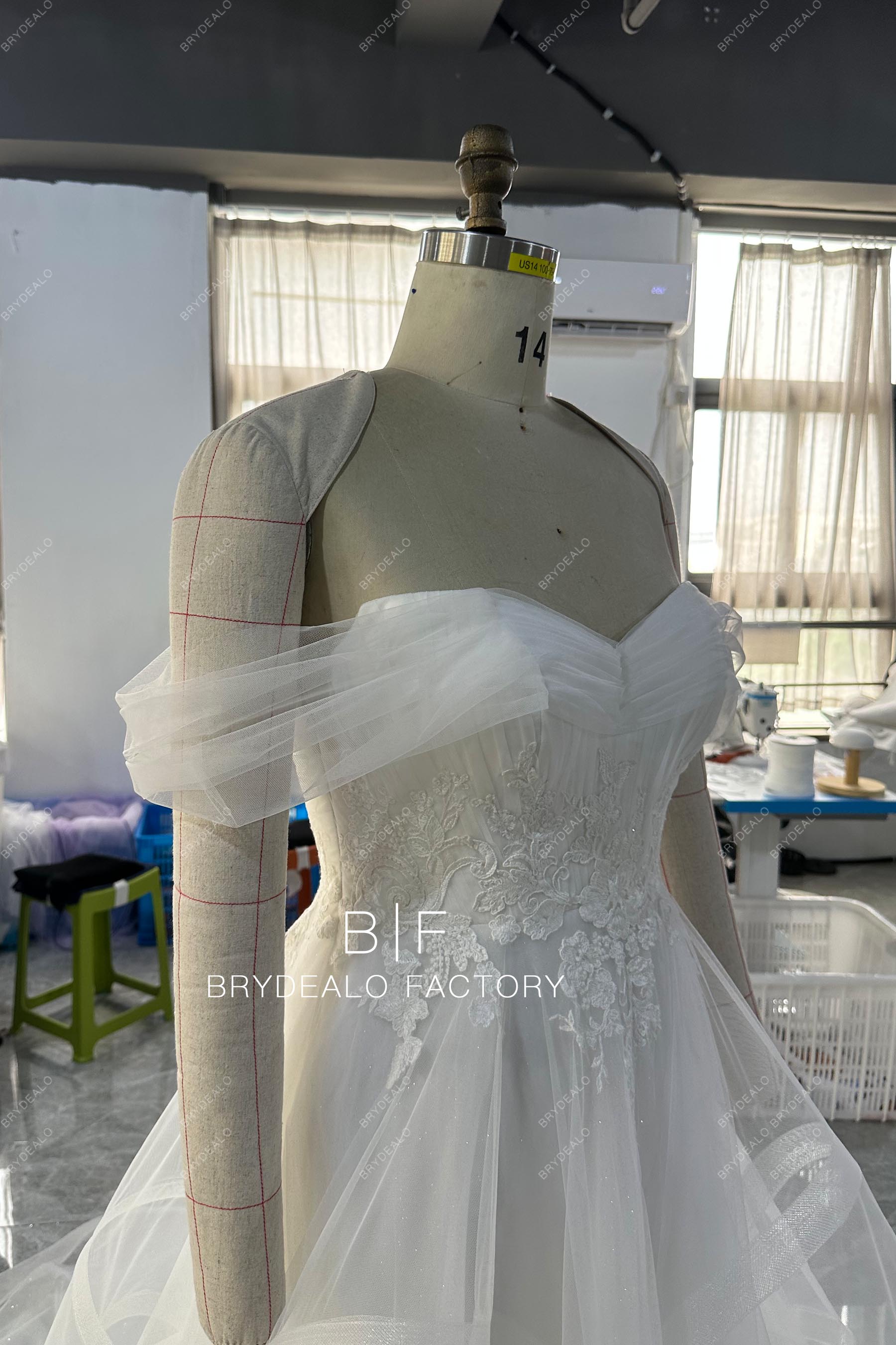 off shoulder lace tulle wedding gown