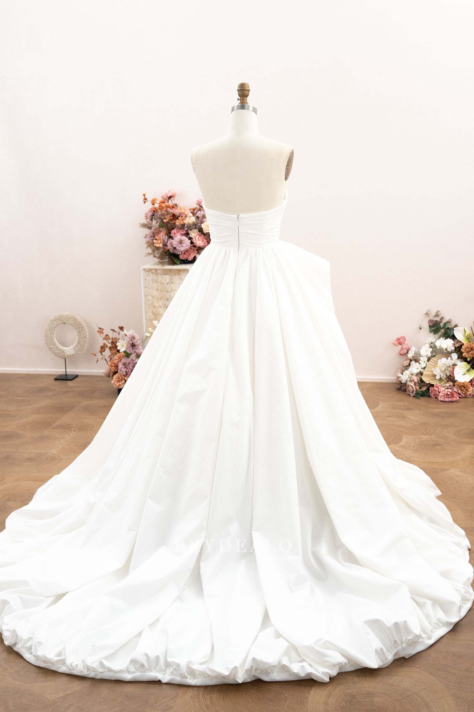 plump long train taffeta wedding dress