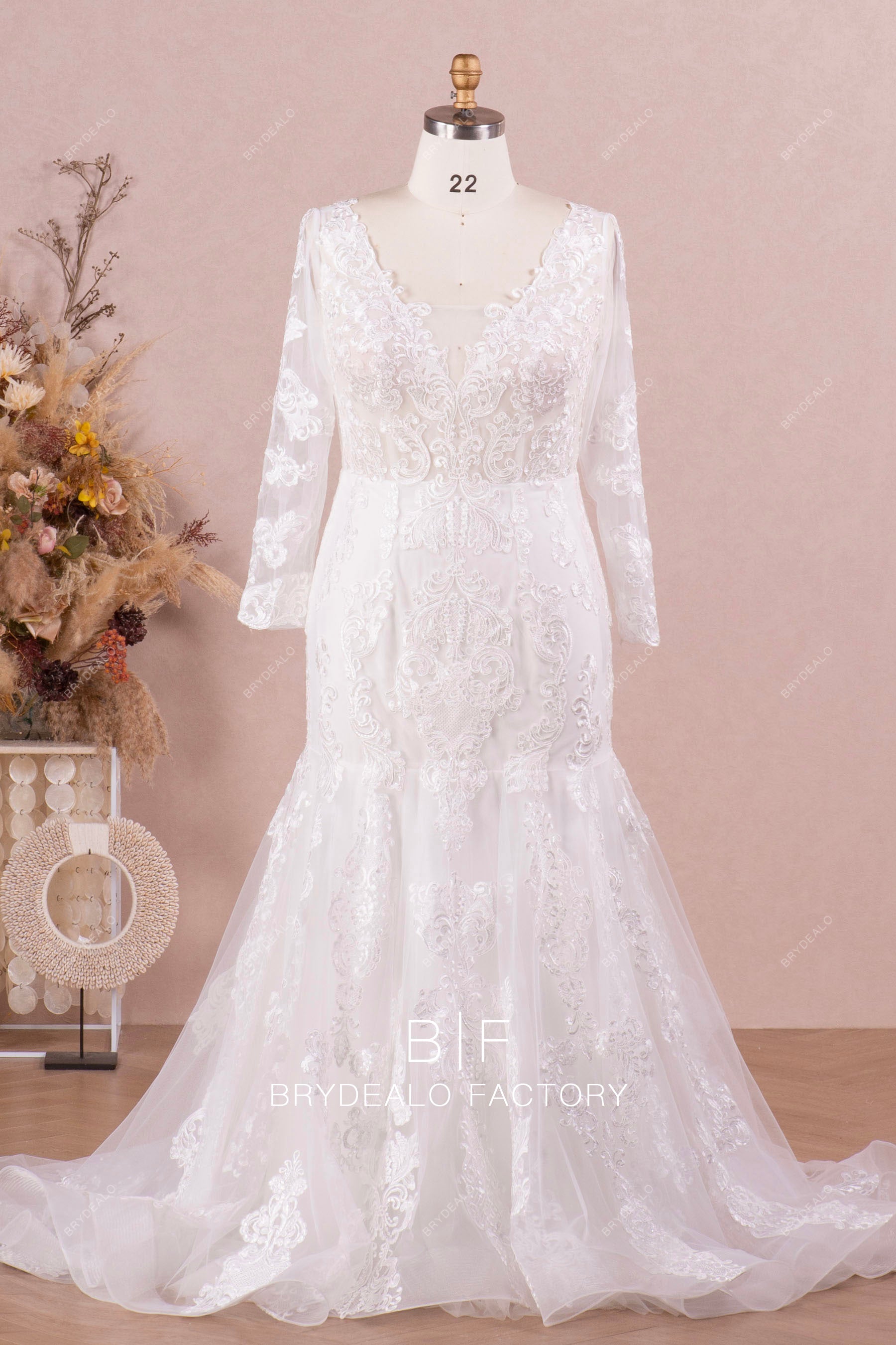 plus size sleeved mermaid lace wedding dress