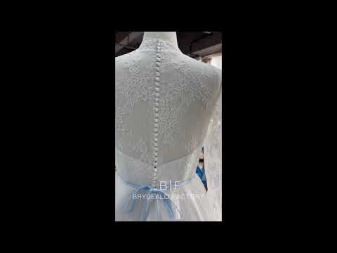 elegant vintage lace long sleeve wedding dress