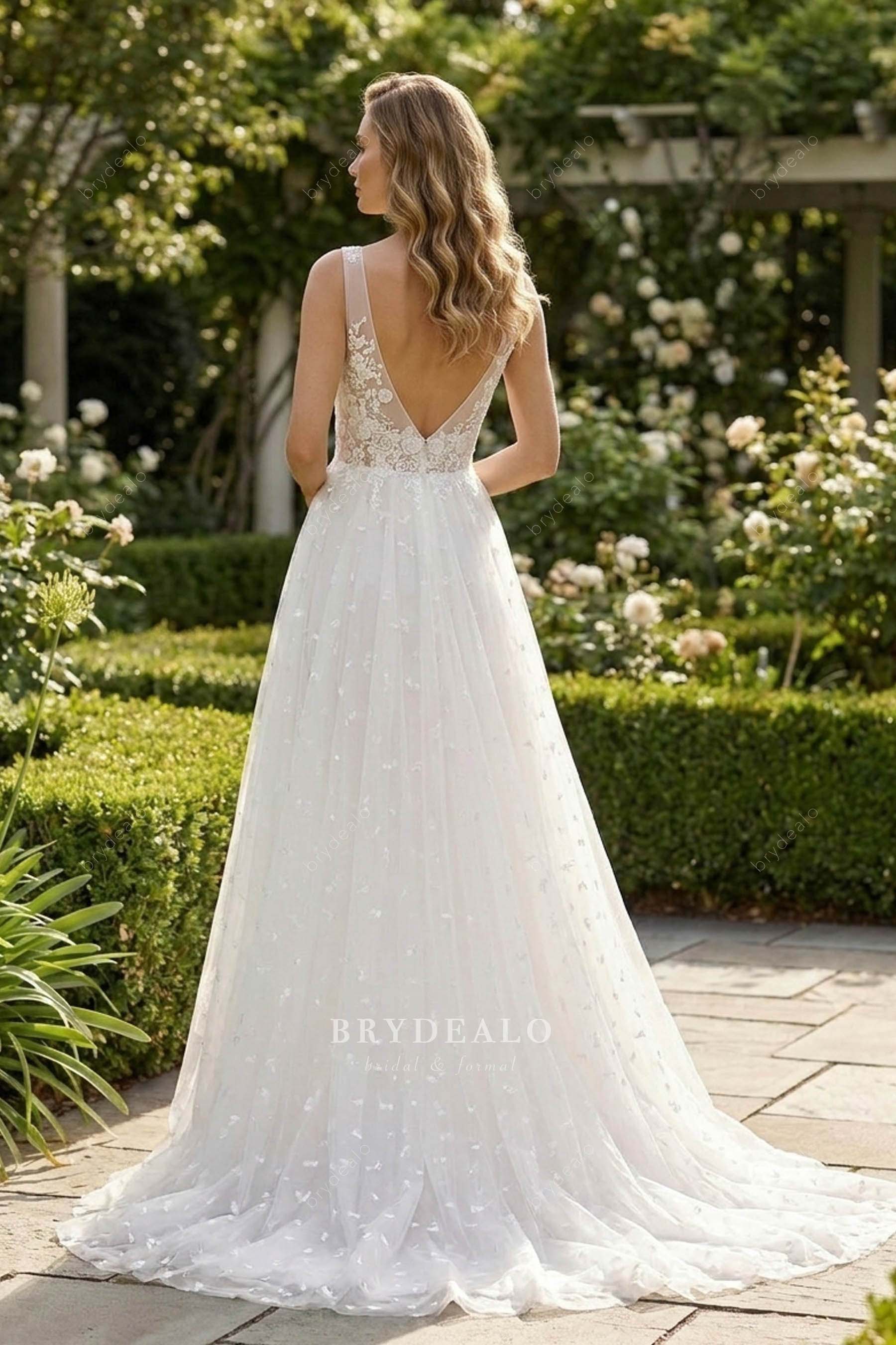 romantic V-back dot tulle wedding dress