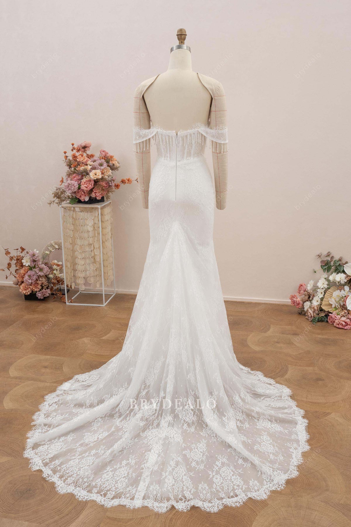 scalloped lace train wedding dress