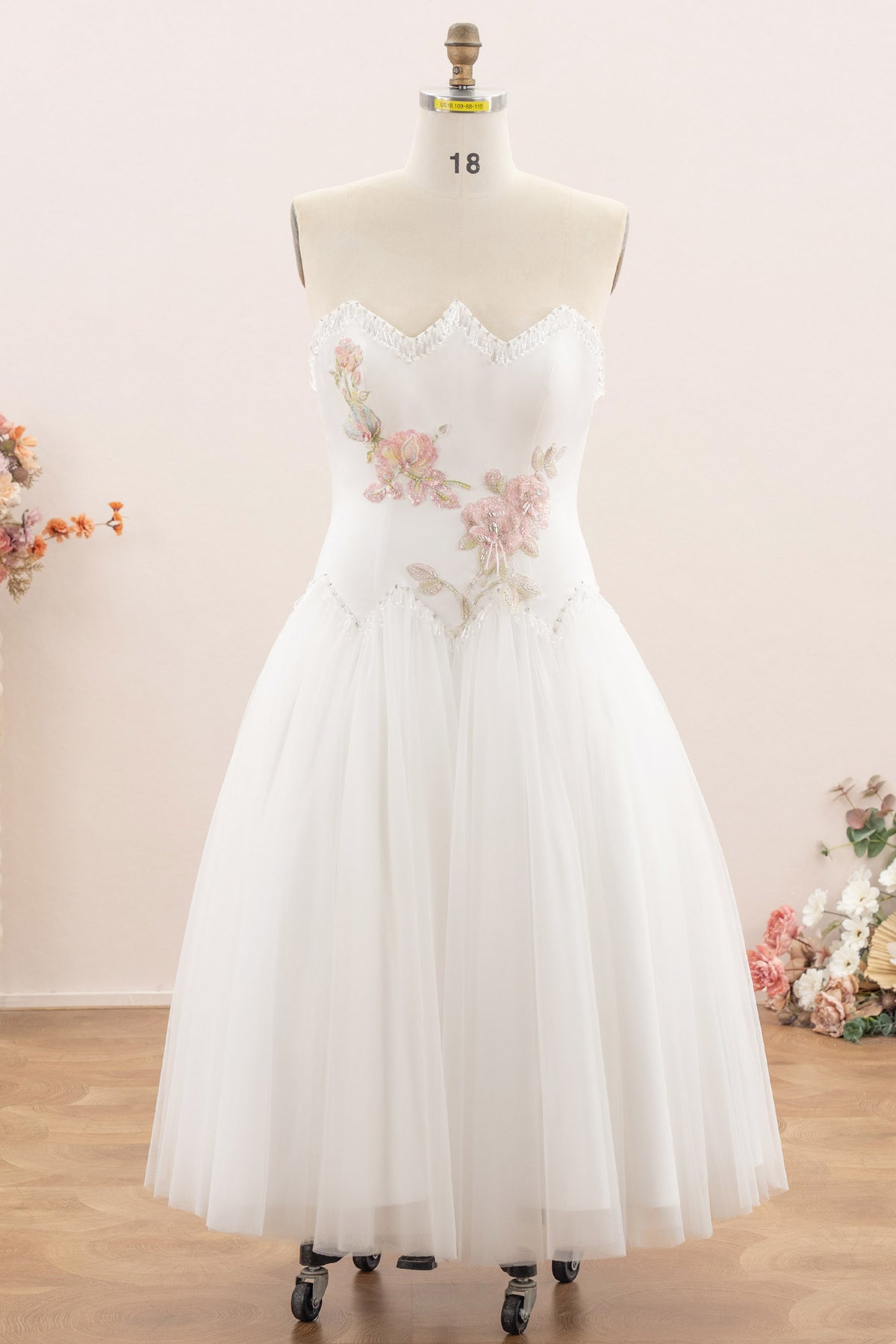 short strapless pink appliques tulle wedding dress