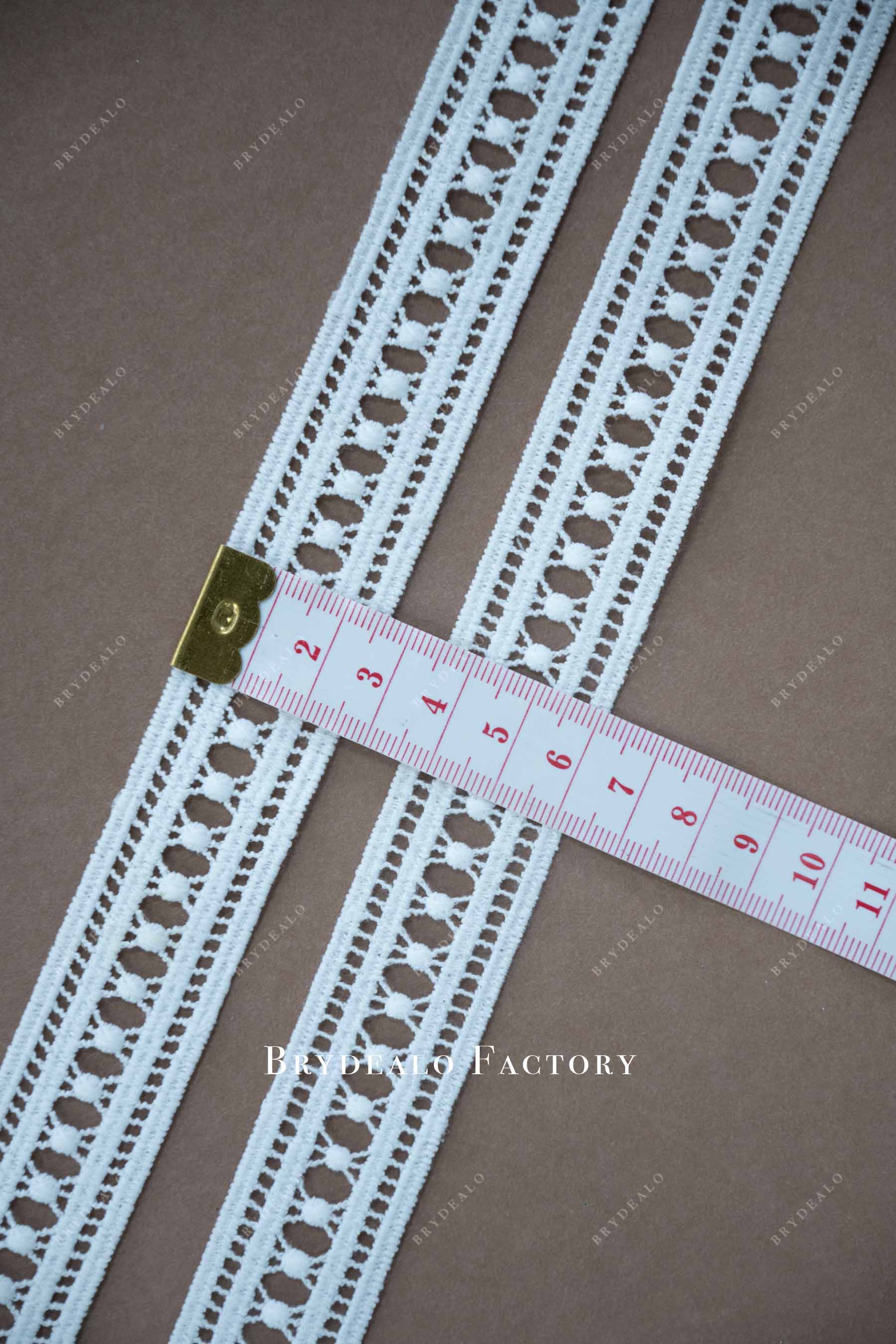 simple geometric lace trim