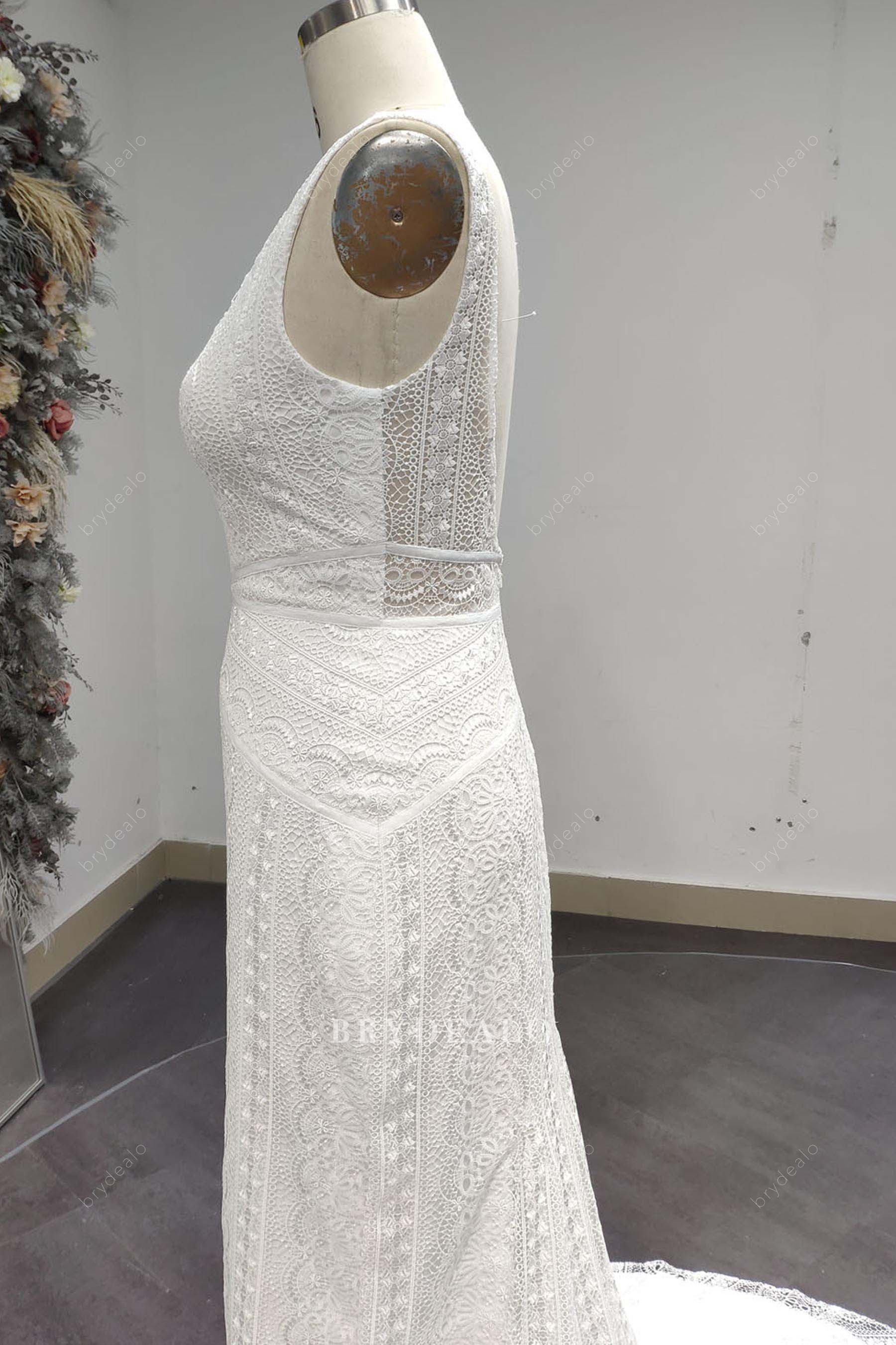 sleeveless lace wedding dress