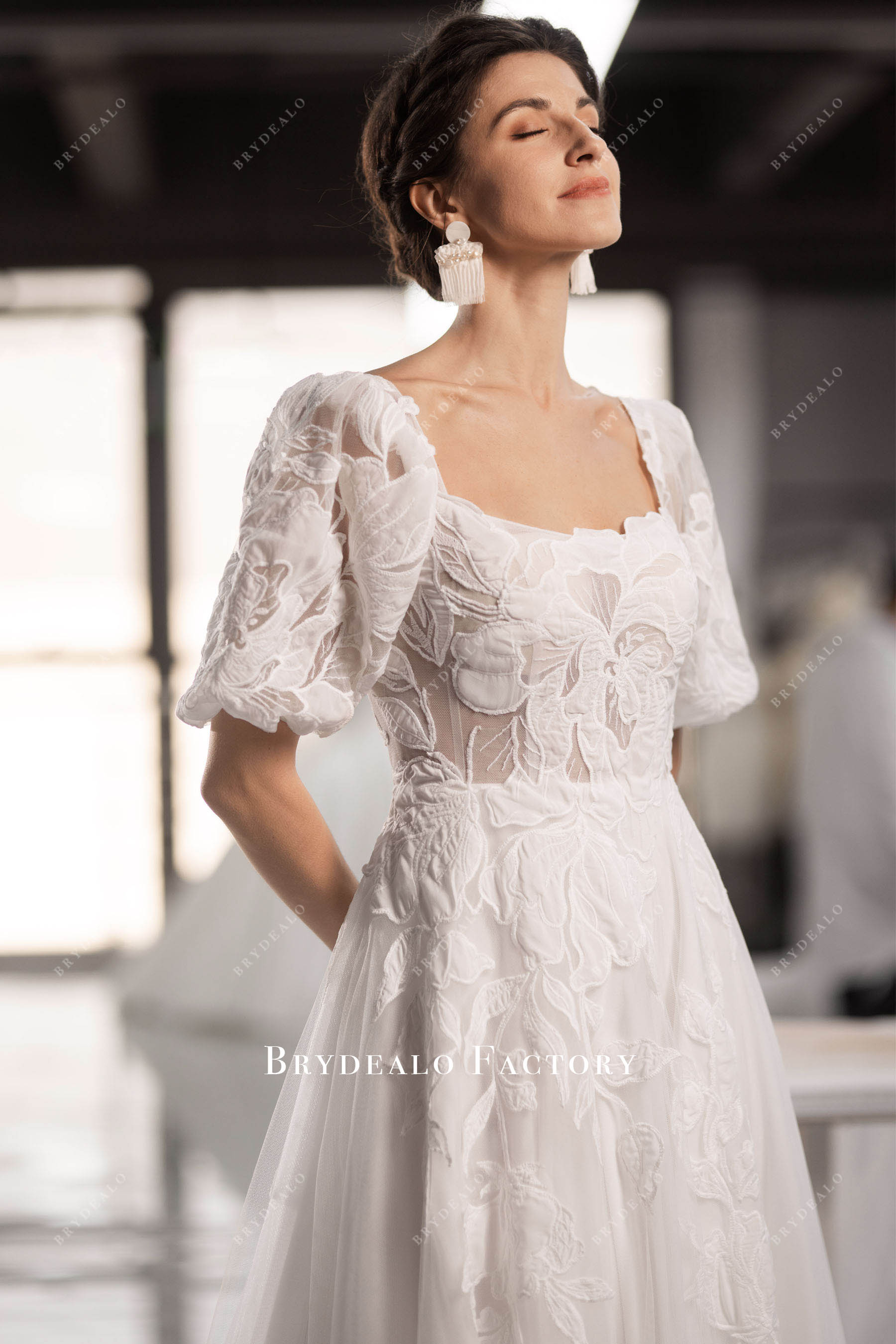 square neck lace bubble sleeve wedding dress sample