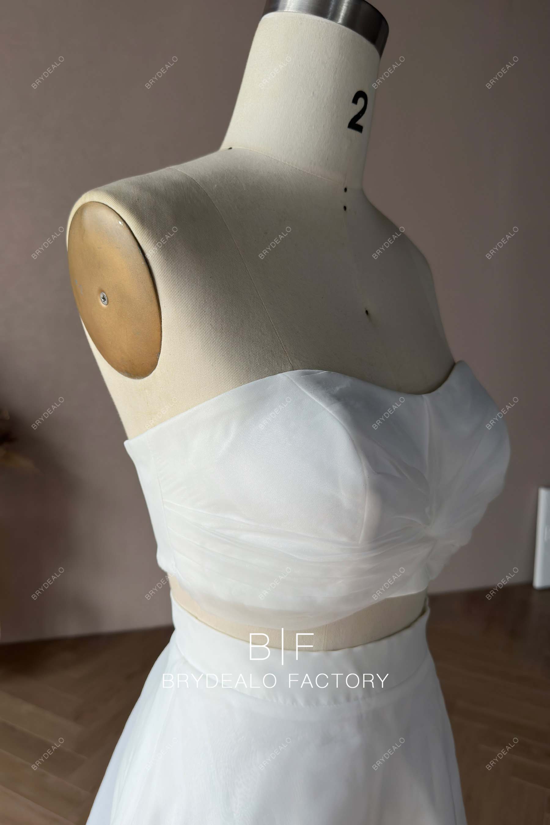 sleeveless sweetheart neck organza white wedding dress