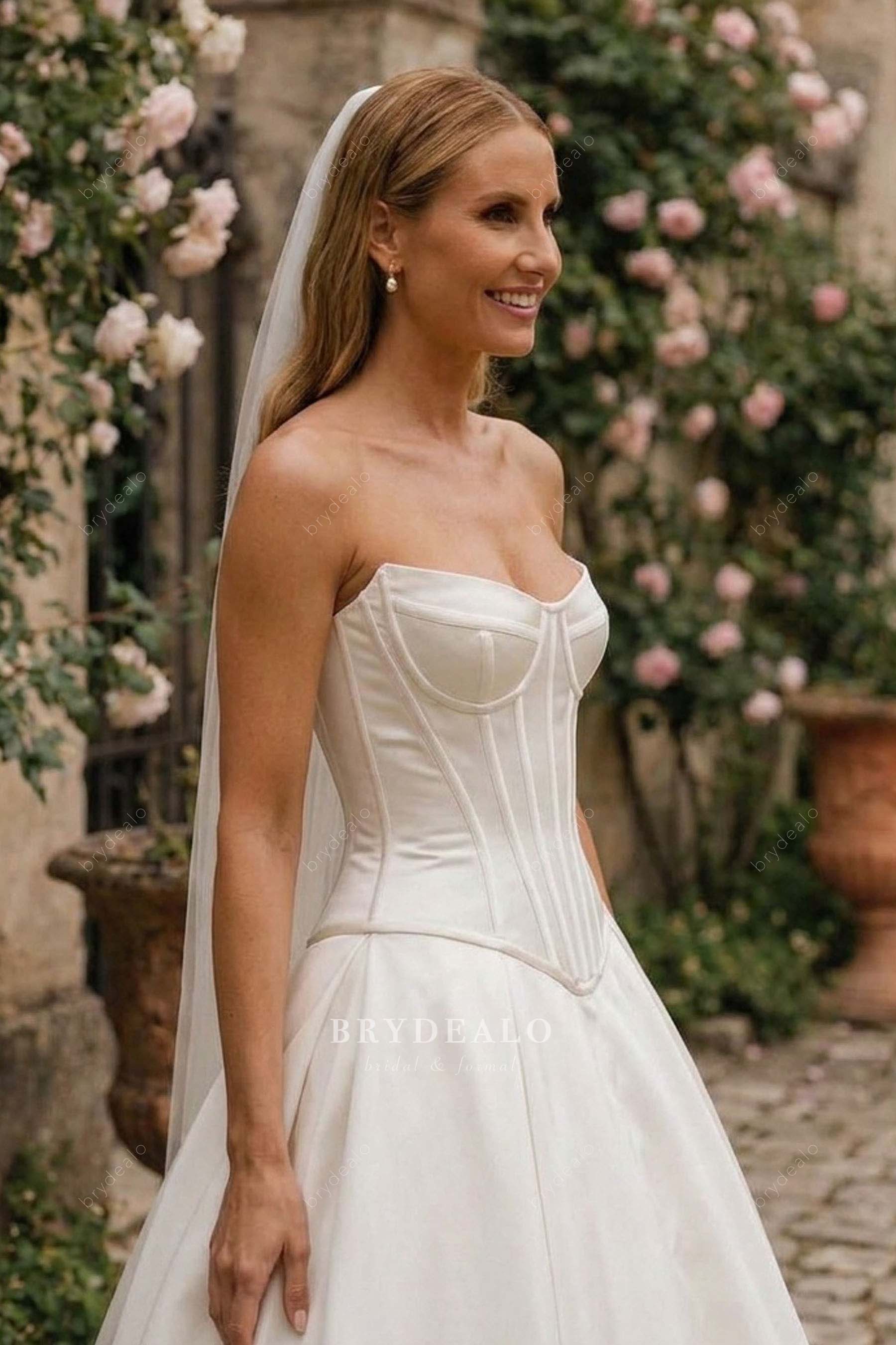 strapless sweetheart neck wedding dress