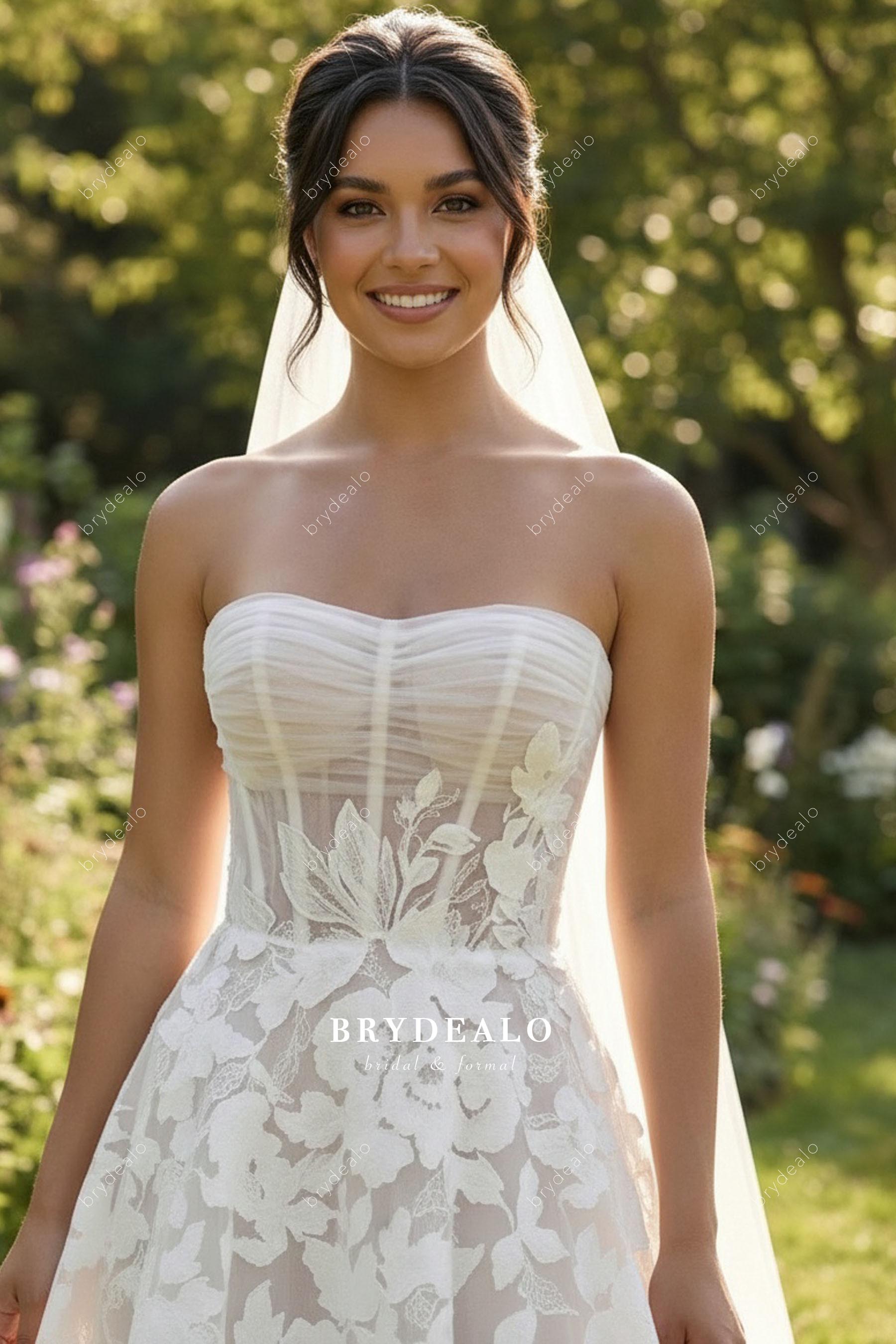 strapless sweetheart neck wedding dress