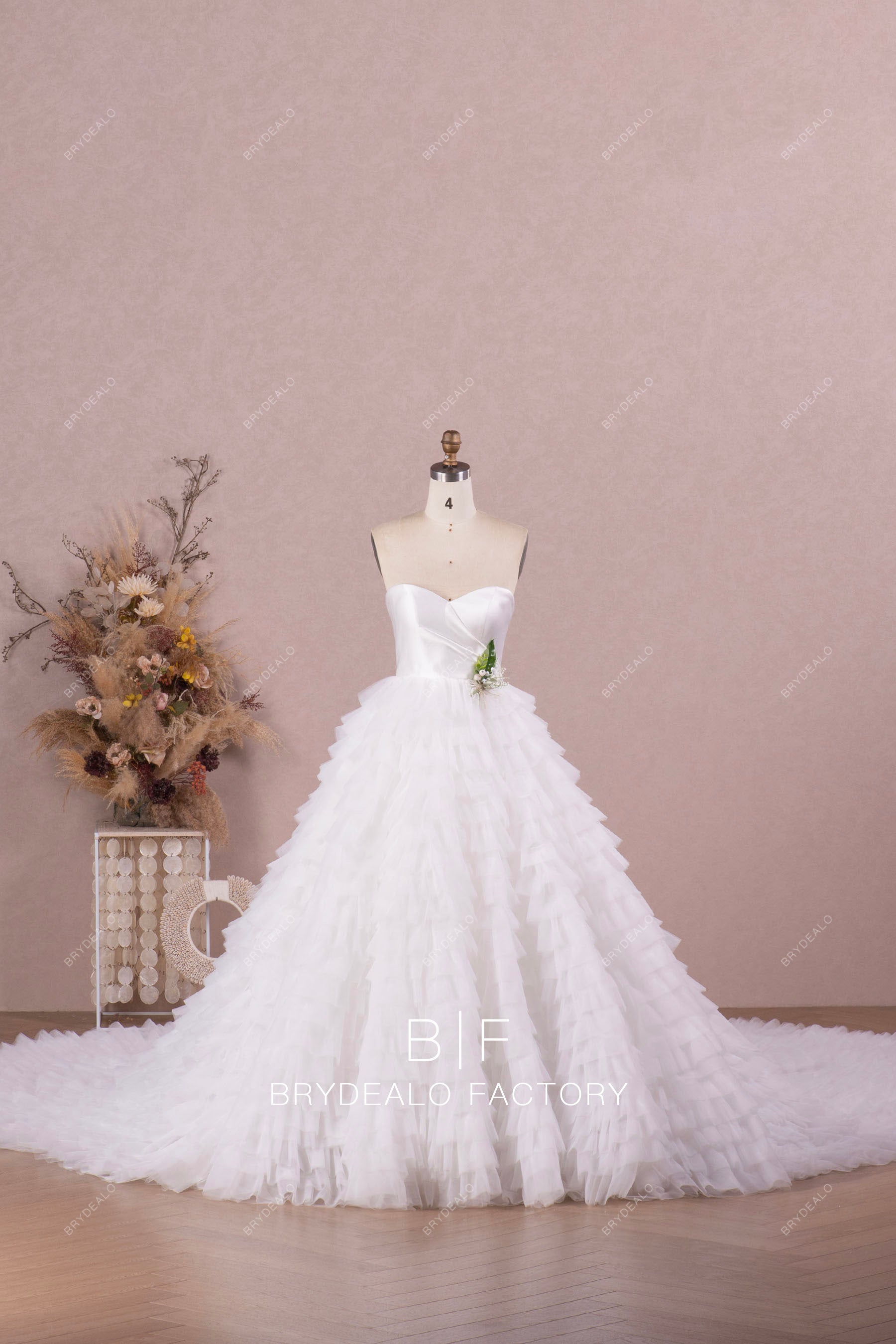 strapless sweetheart wedding ballgown