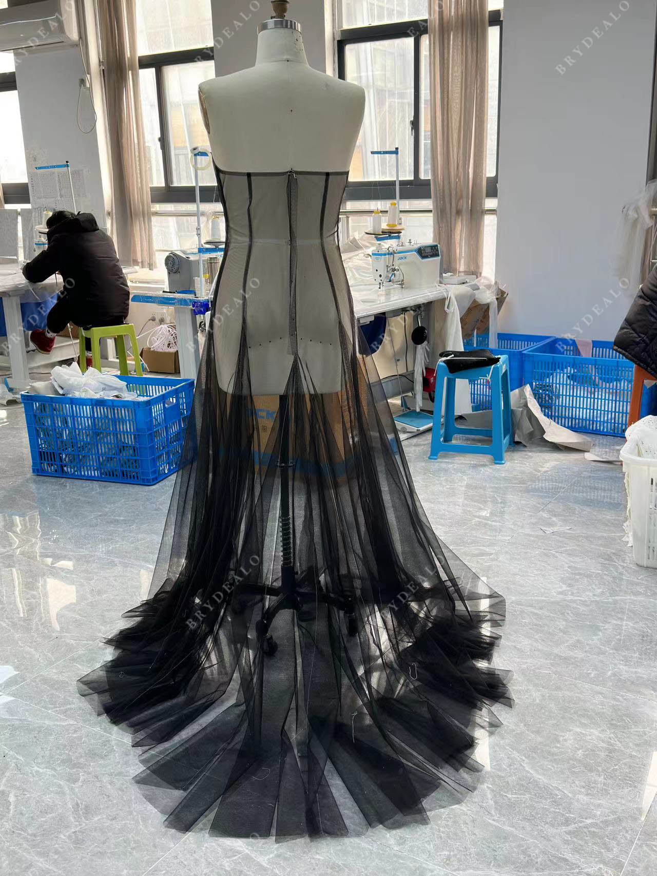 sweep train mockup wedding dress