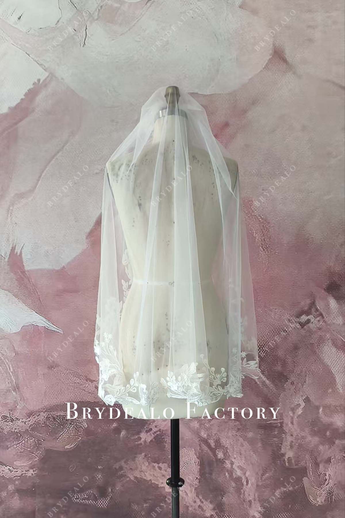 Tailored Single Tier Short Wedding Veil