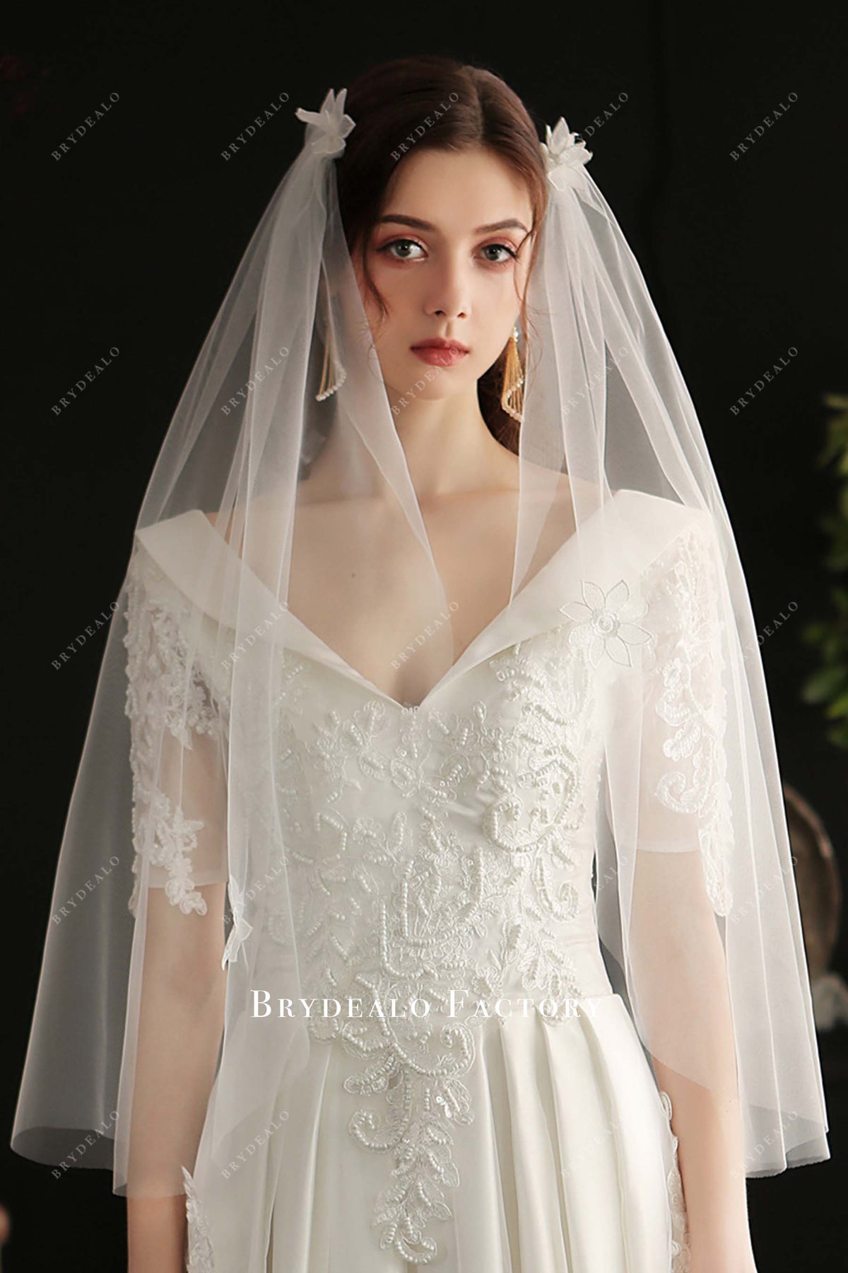 White 3D Floral Multi-Color Wedding Veil With Comb Amazon.com: Colorful Floral Edge Bridal Veil with Comb  main image 2