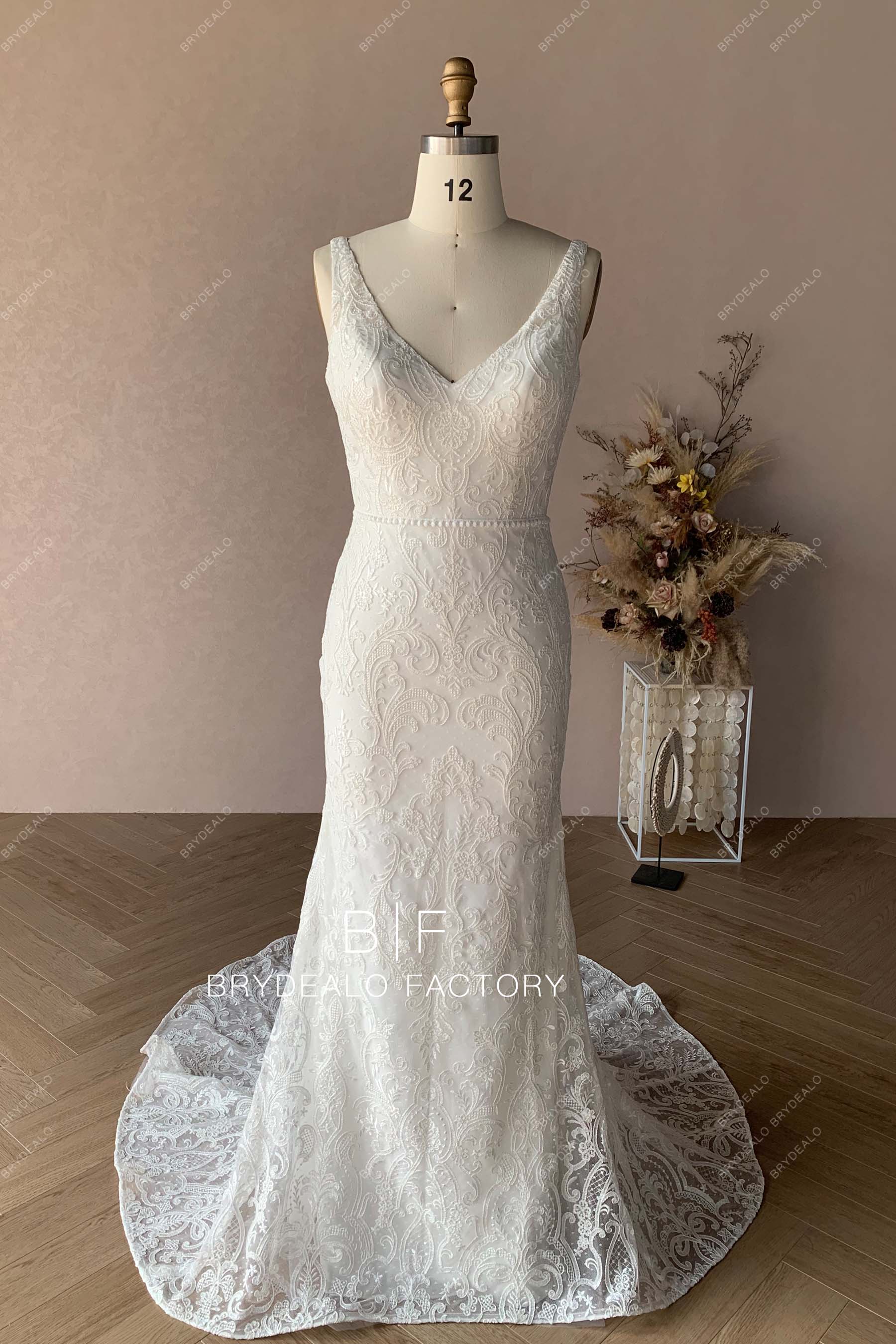 V-neck sleeveless lace mermaid bridal dress