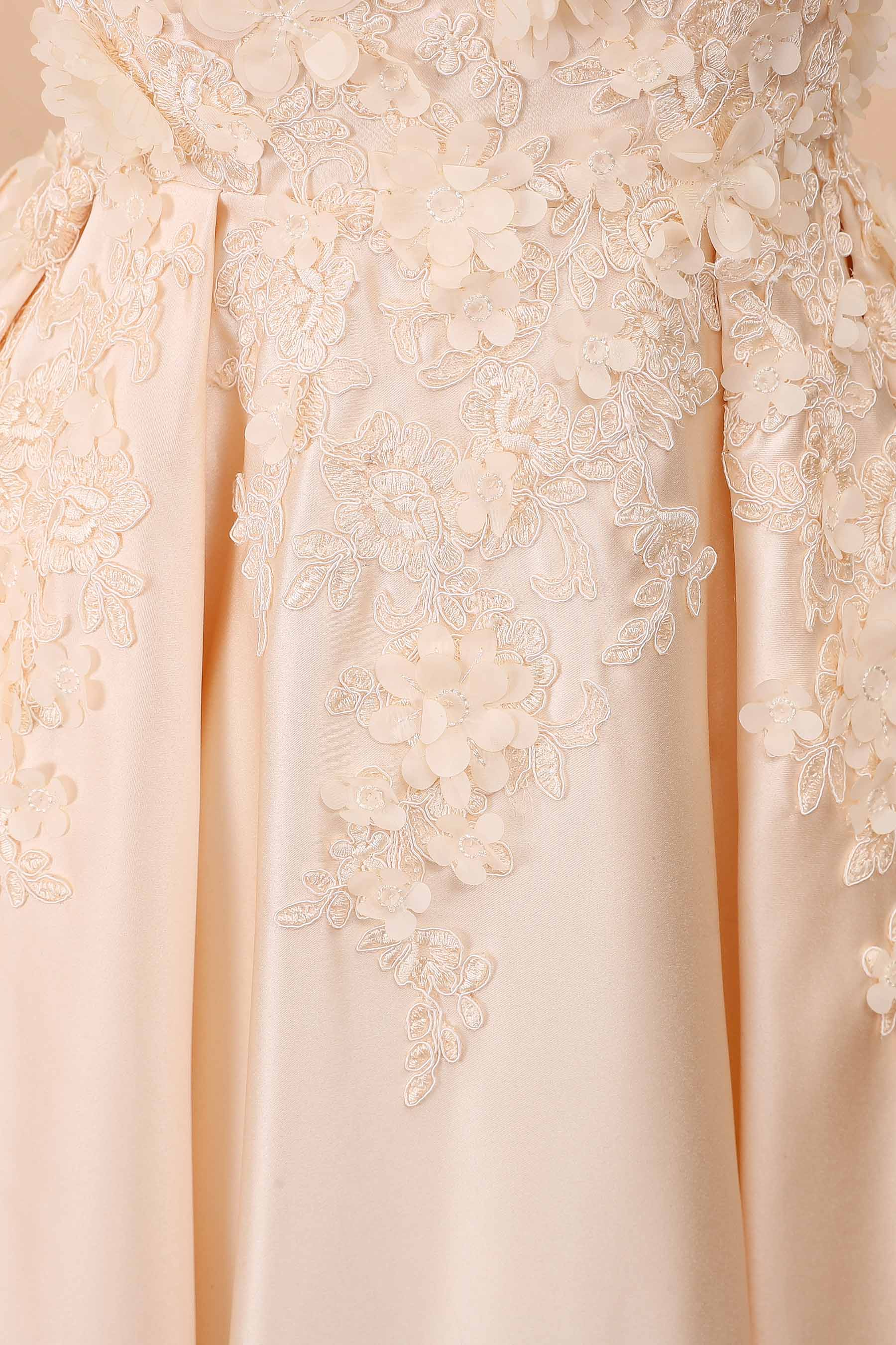 3D lace overlaid champagne satin boxy pleated wedding dress
