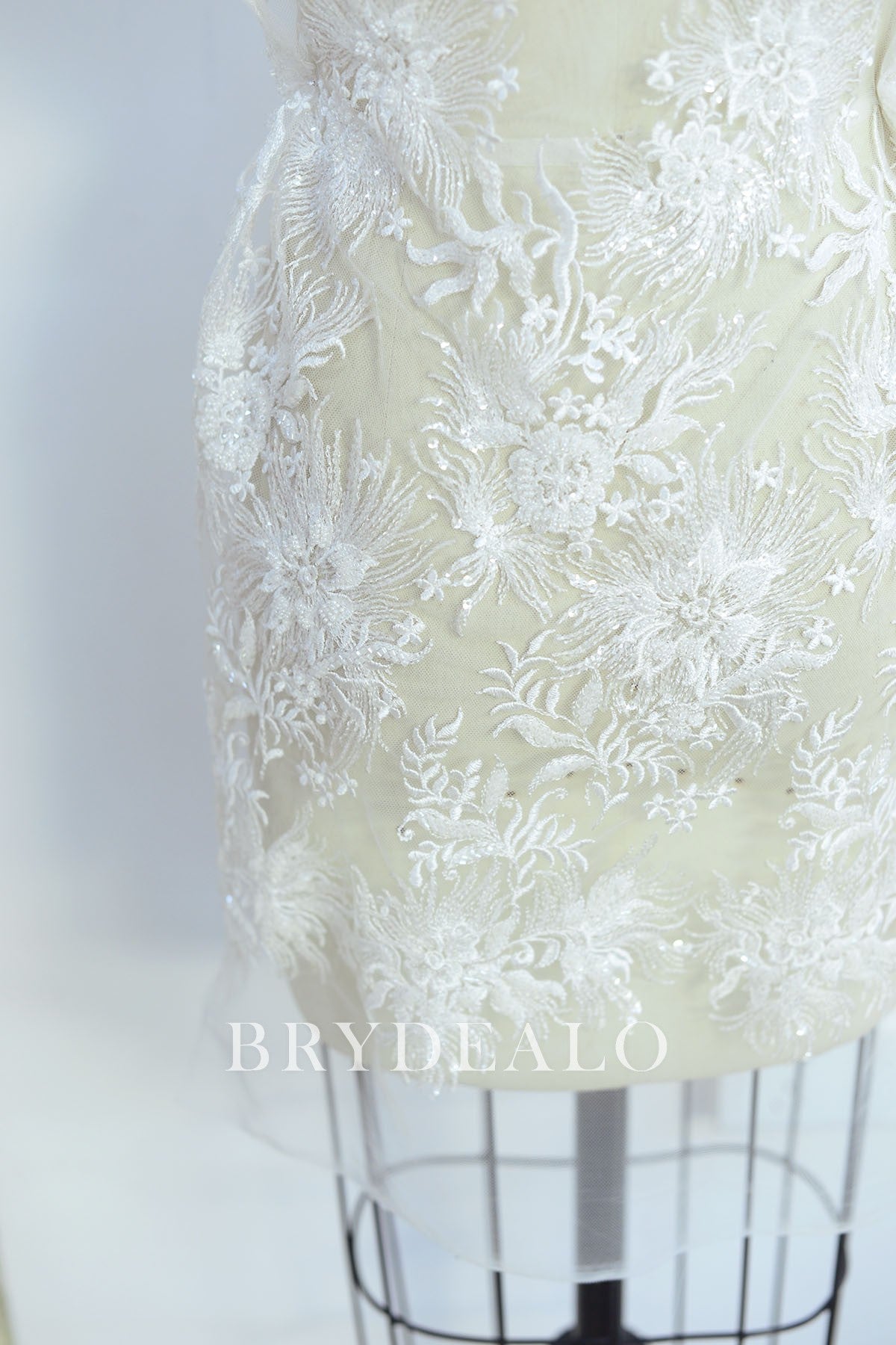 Best Beaded Flower Apparel Lace Fabric for Wholesale