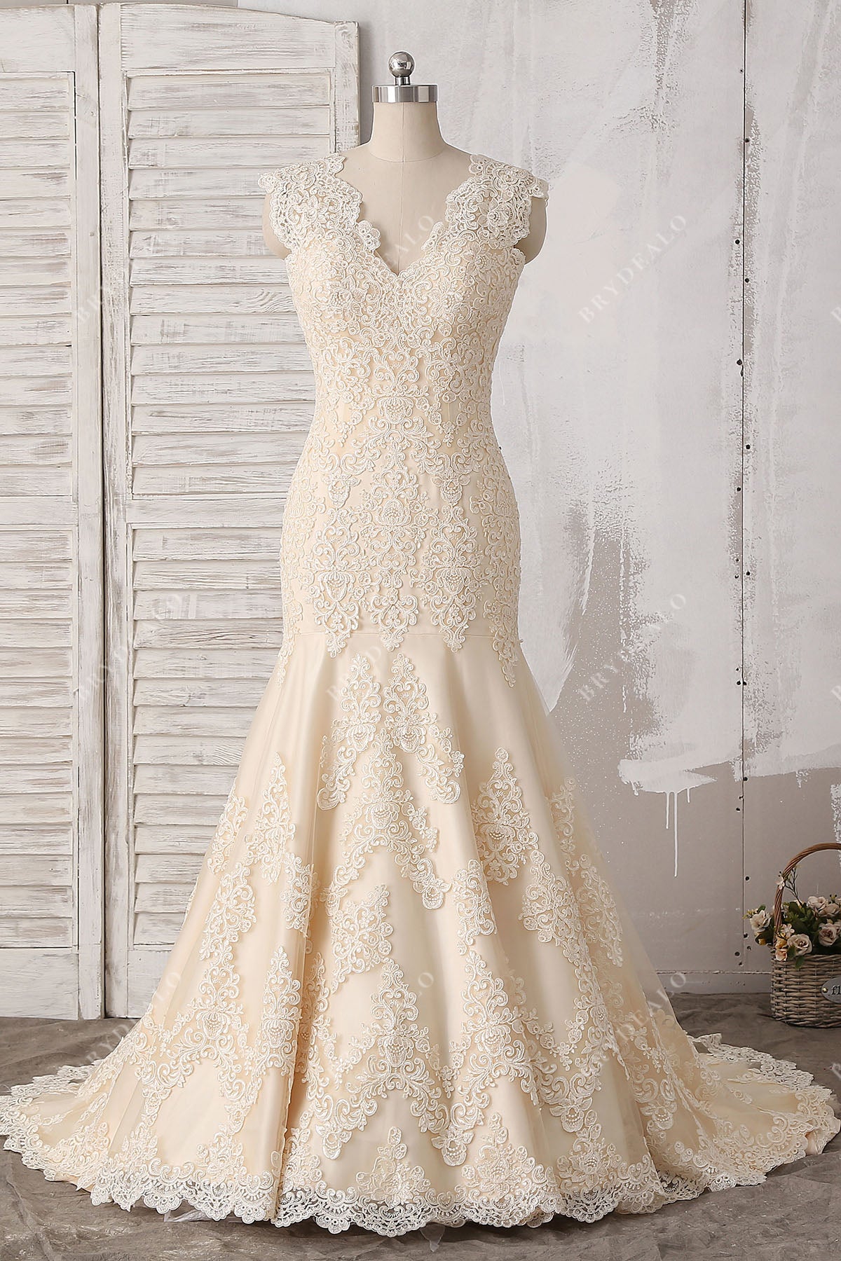 champagne lace V-neck trumpet long wedding dress for wholesale