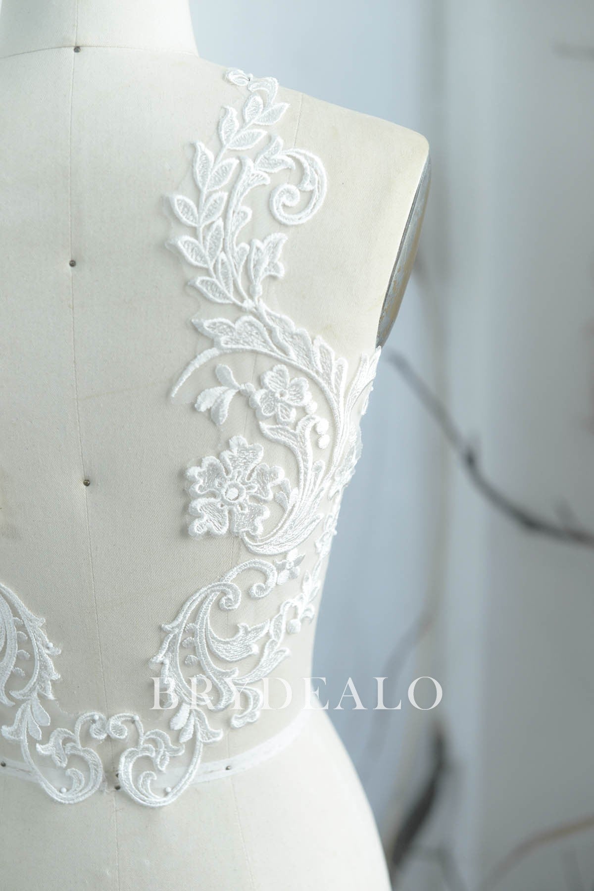 Embroidered Flower Leaf Bridal Lace Applique for Wholesale